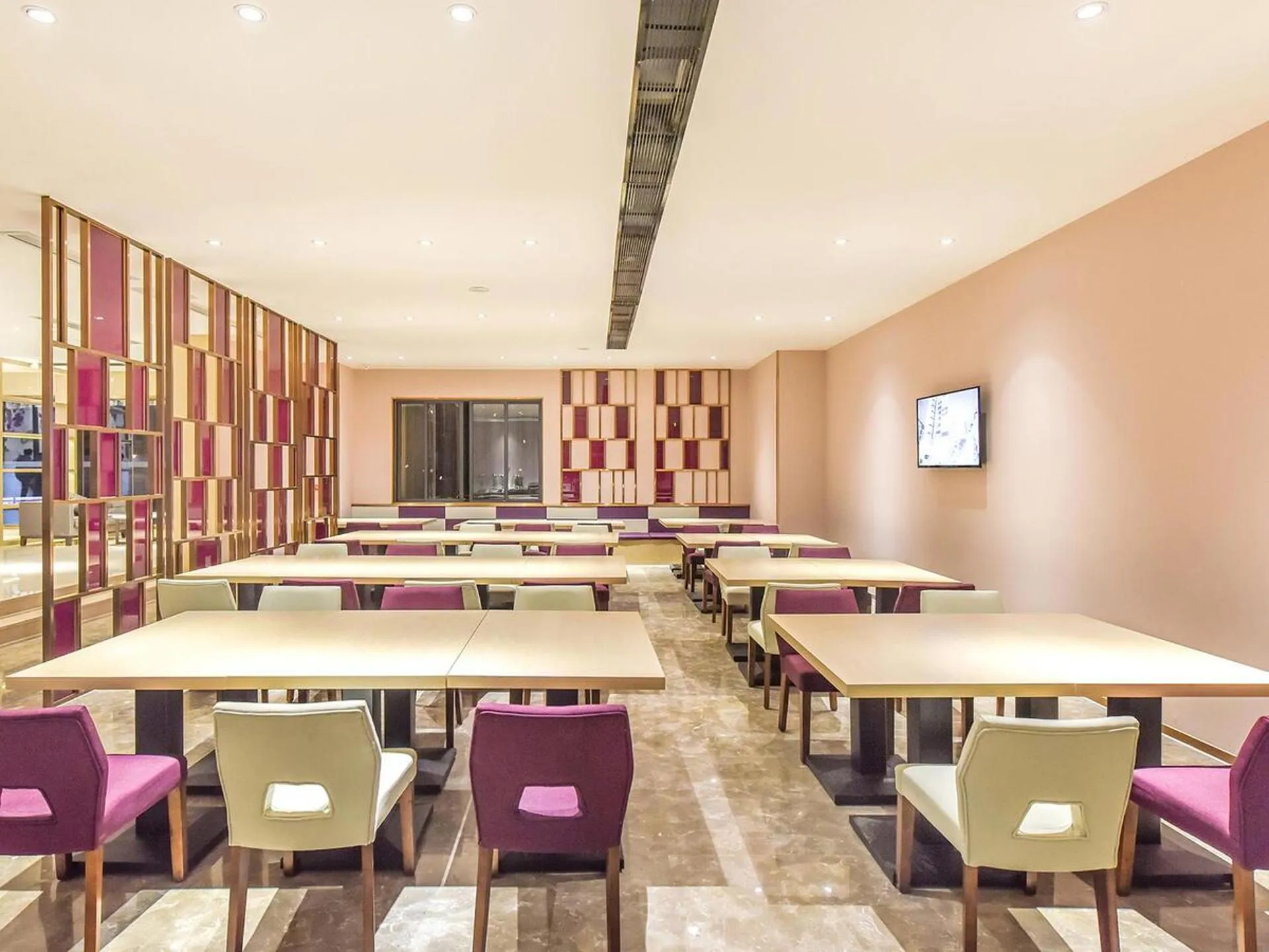 Lavande Hotel Chongqing Nanping Pedestrian Street Convention and Exhibition Center