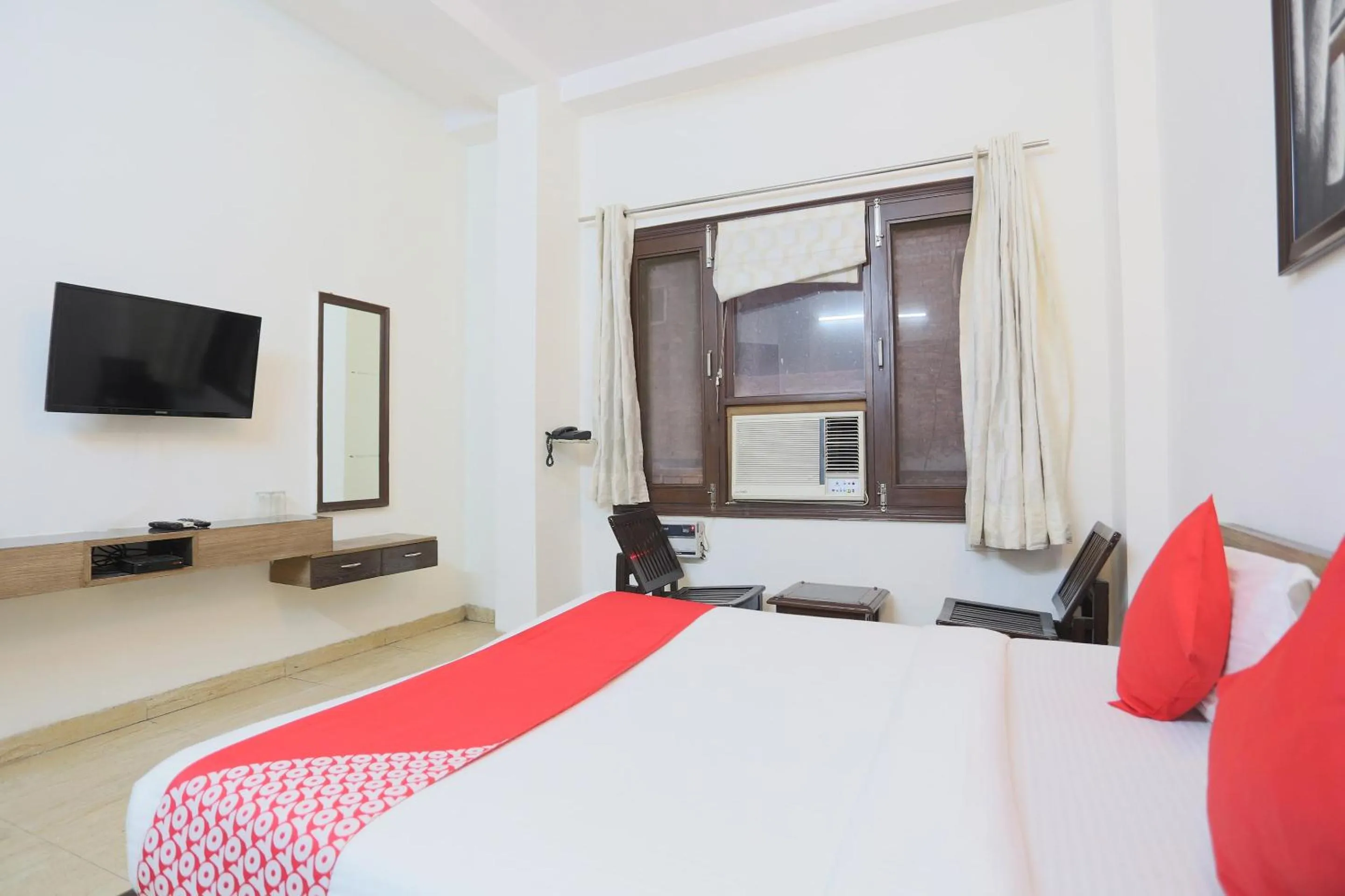Bedroom, Bed in Super Hotel O Mominpur Guest House