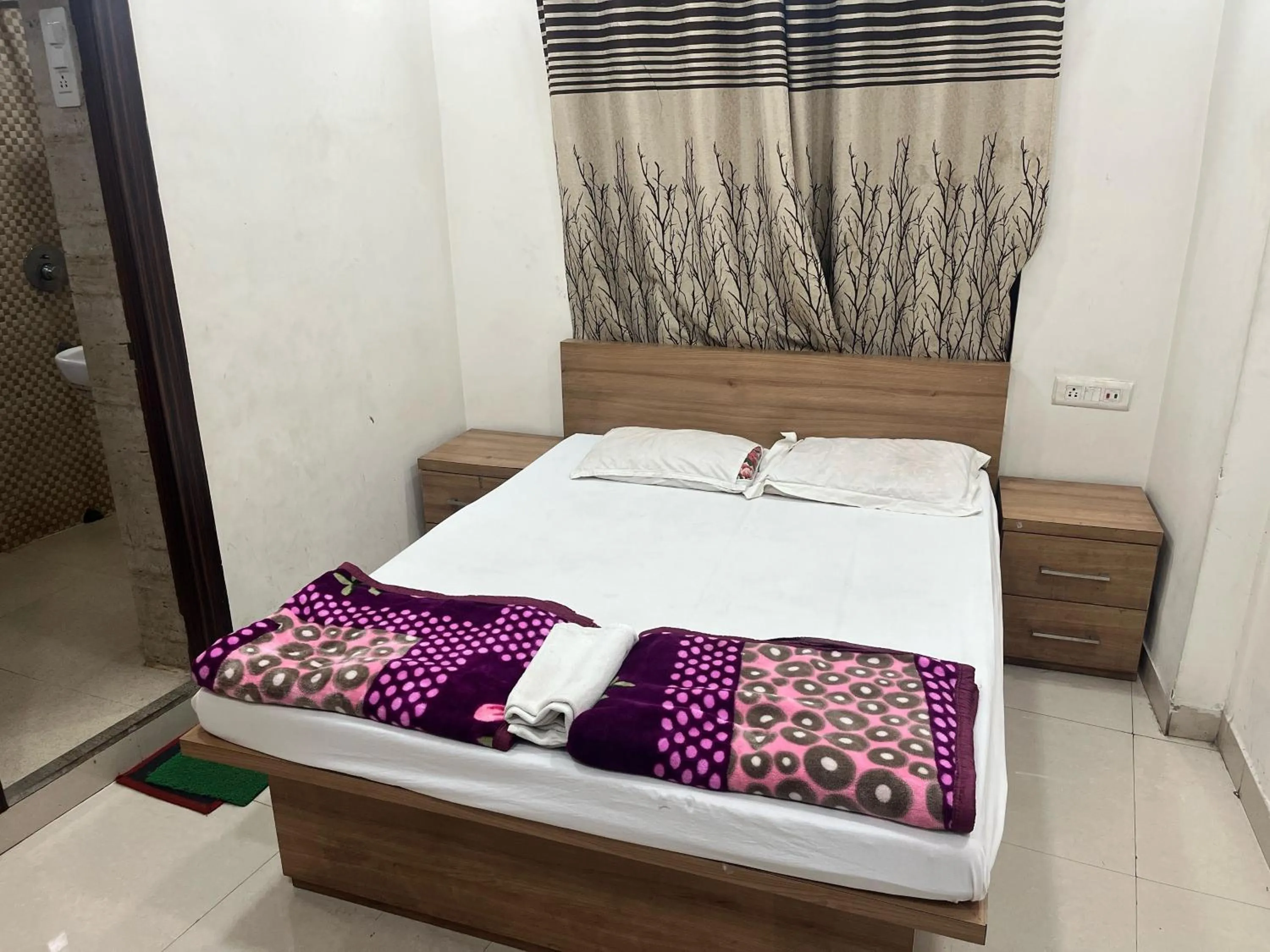 Bedroom, Bed in Super Hotel O Mominpur Guest House