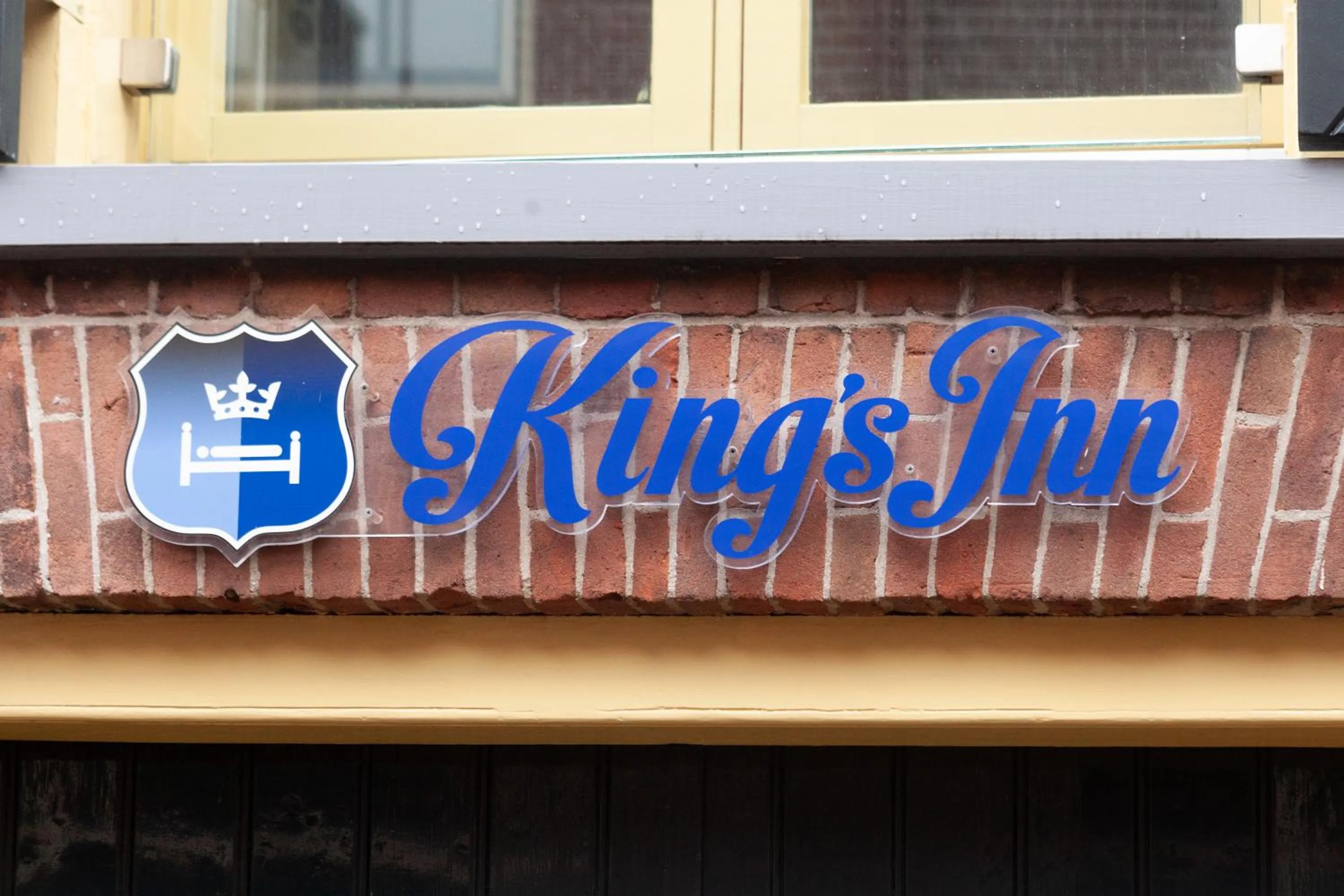 Property logo or sign in Kings Inn City Hotel Alkmaar