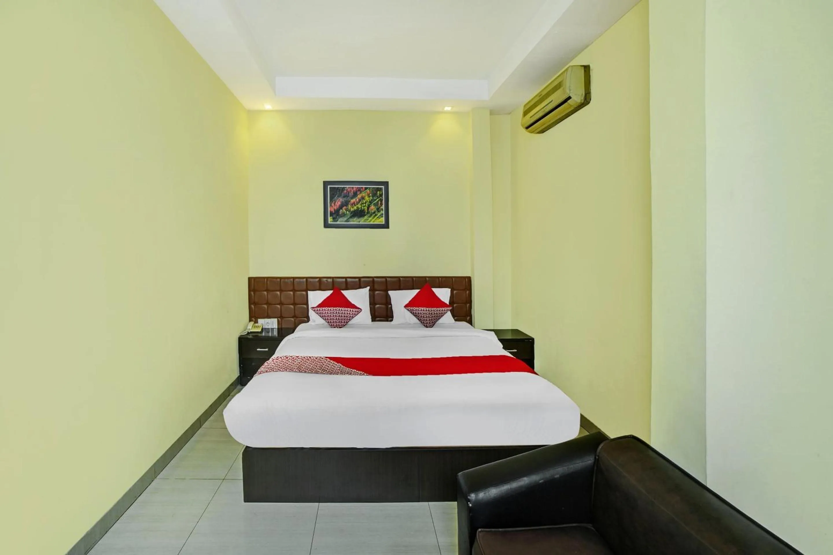 Bedroom, Bed in Hotel O Wesly House