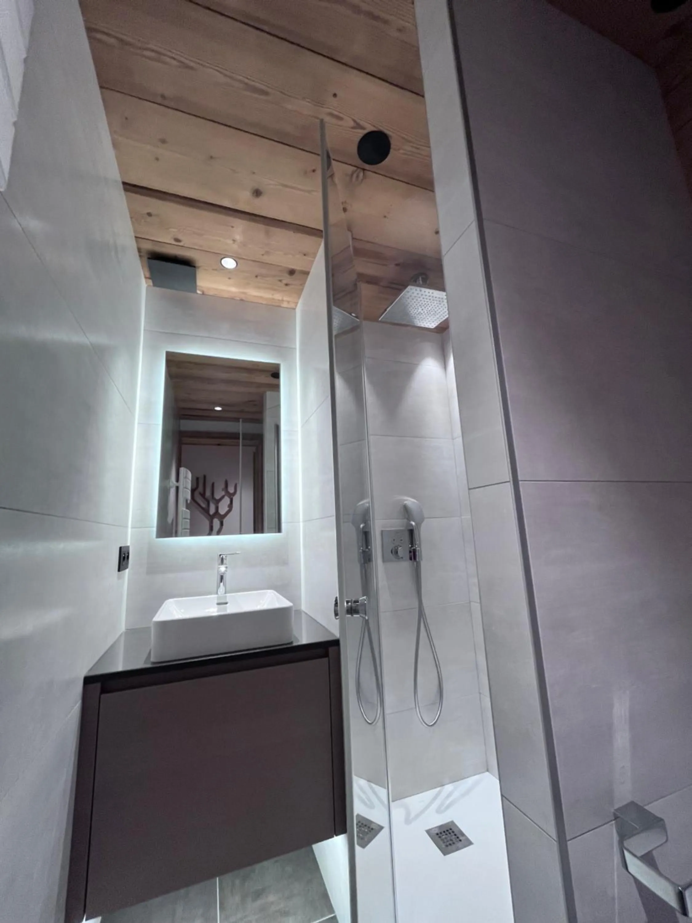 Shower in Chalet Téléporté