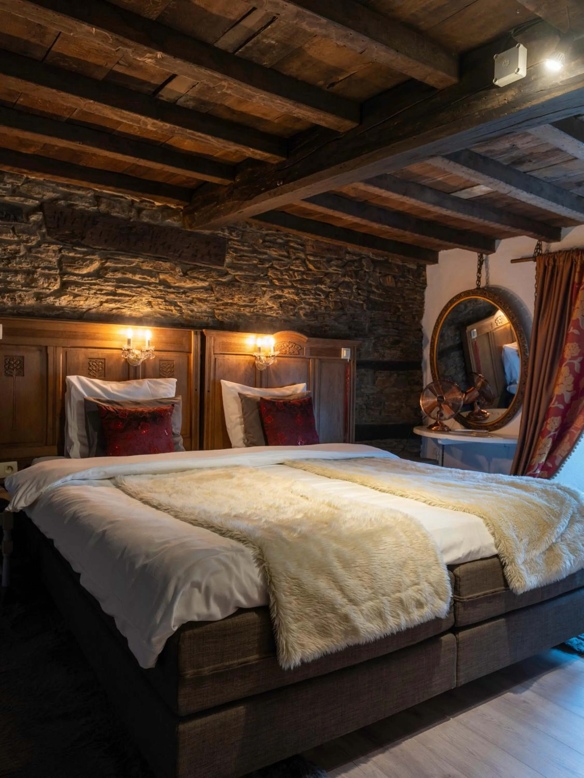 Bed in La Vie en Rose hotel