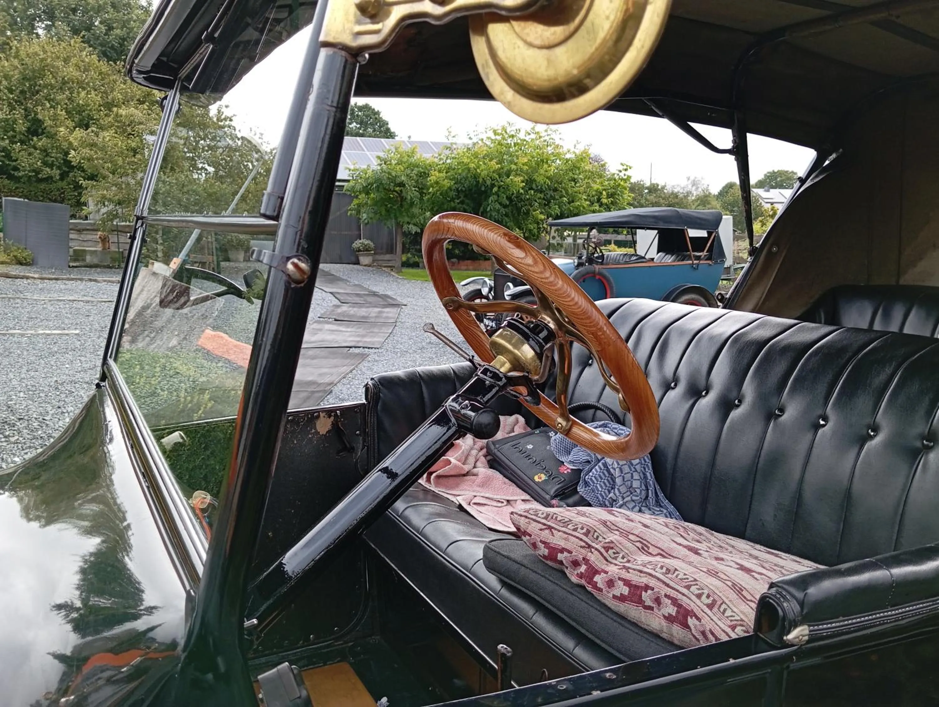 Parking in La Vie en Rose hotel