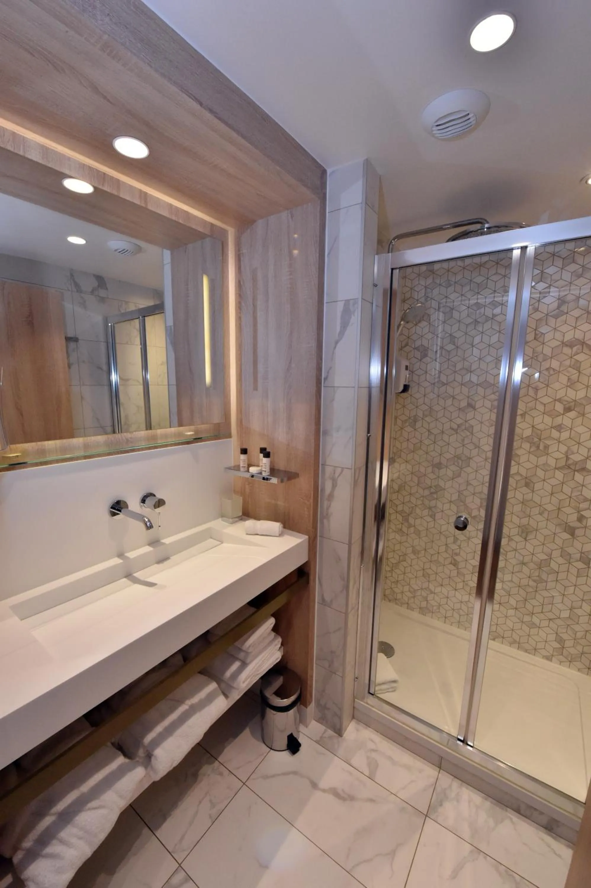 Shower in Le Moulin des Marais