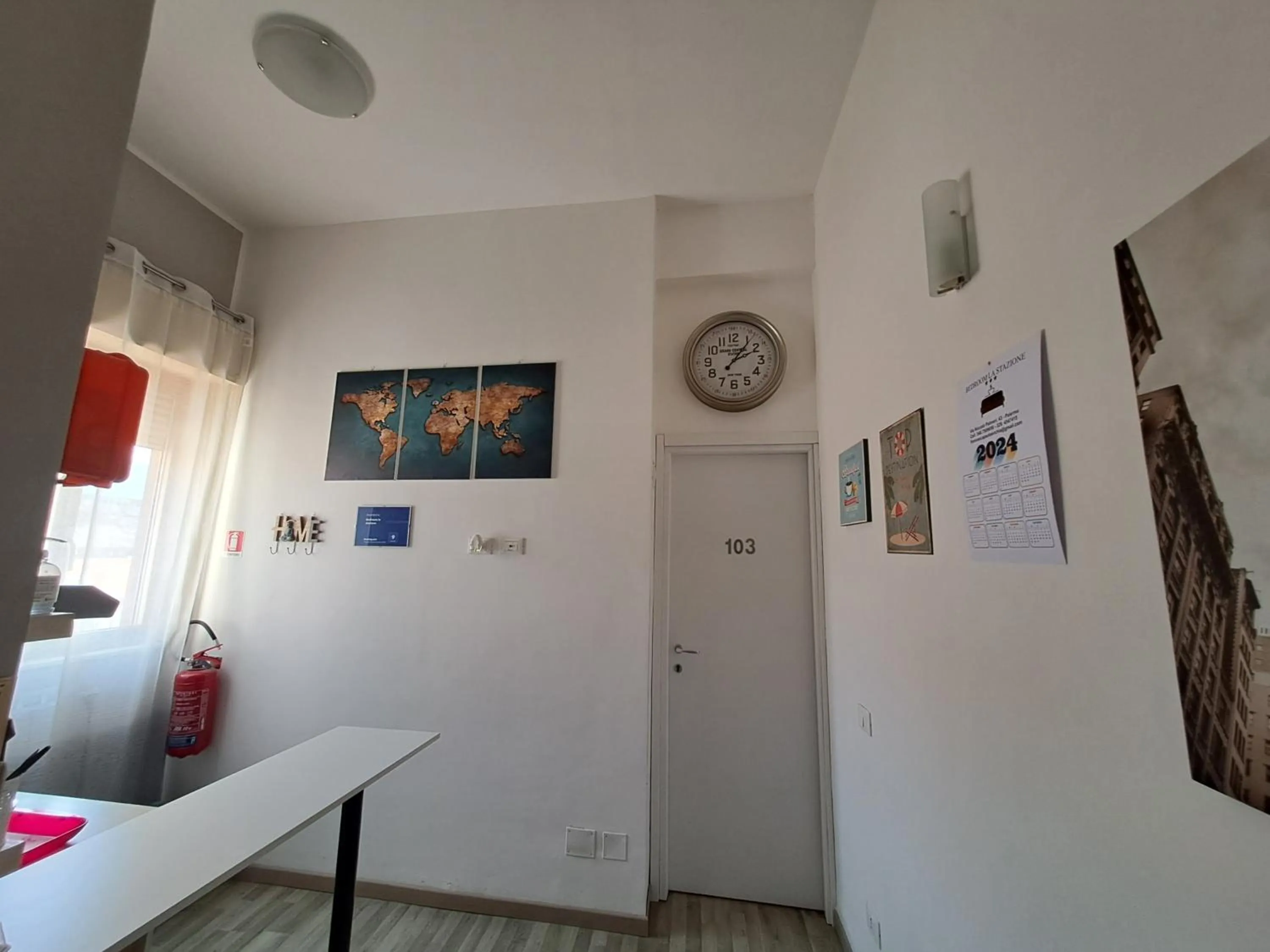 Decorative detail in Bedroom la stazione