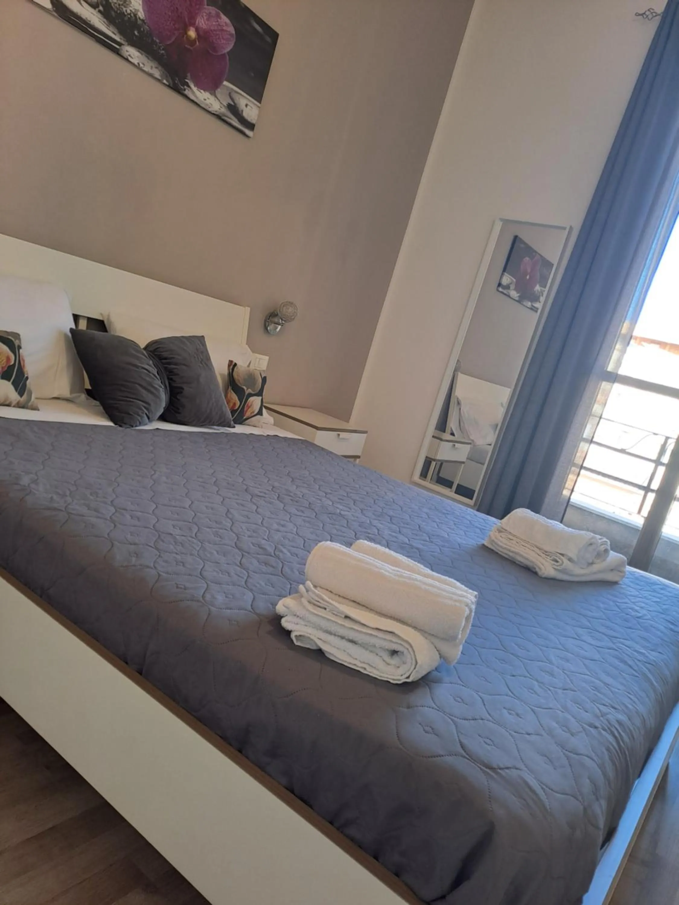 Bedroom, Bed in Bedroom la stazione