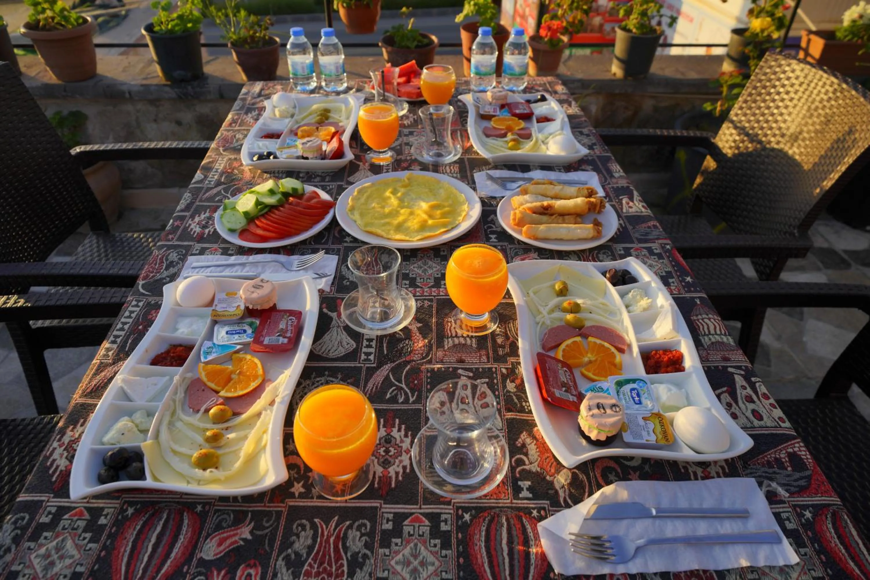 Dinner in Lucky Luke Stone House