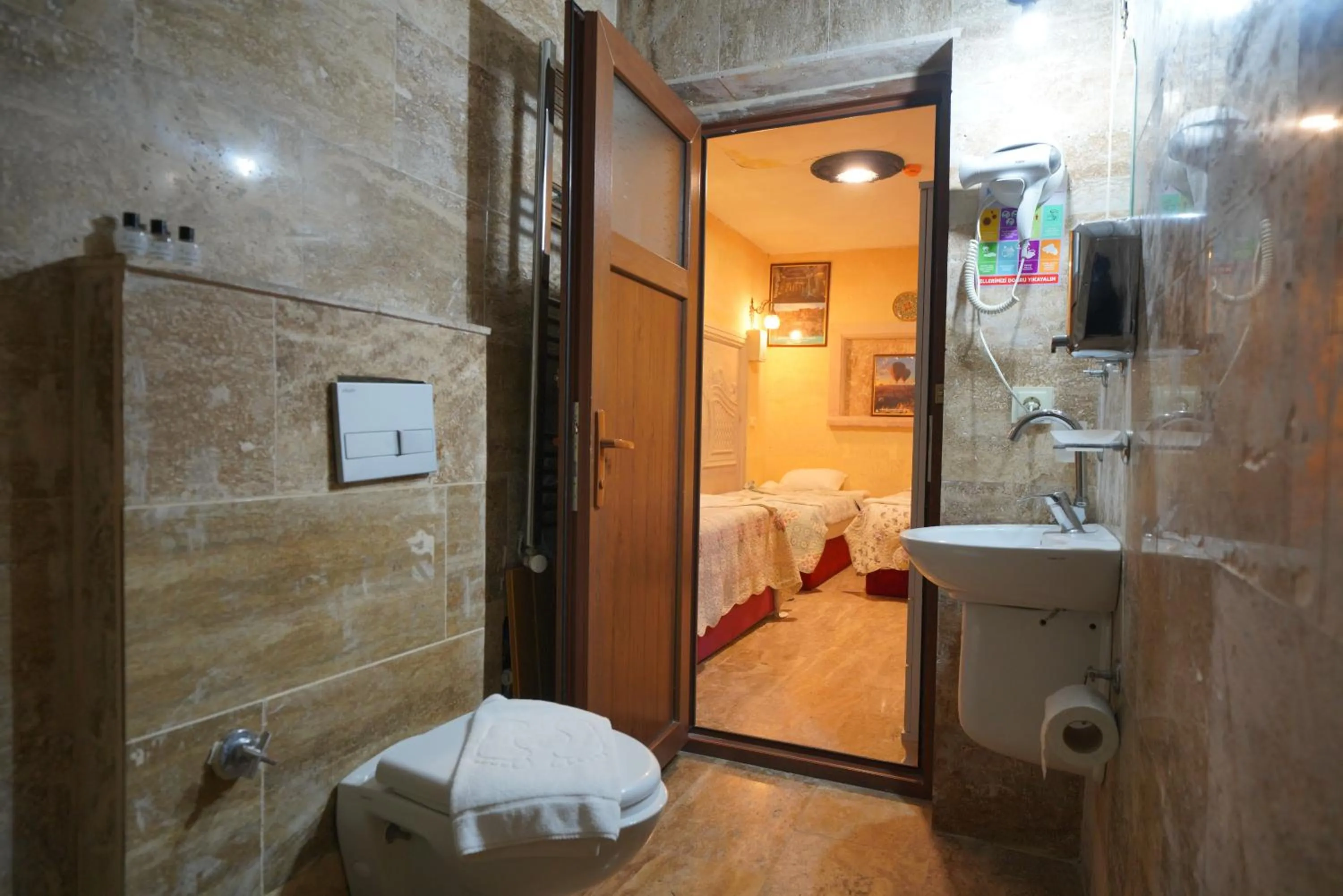 Bathroom in Lucky Luke Stone House