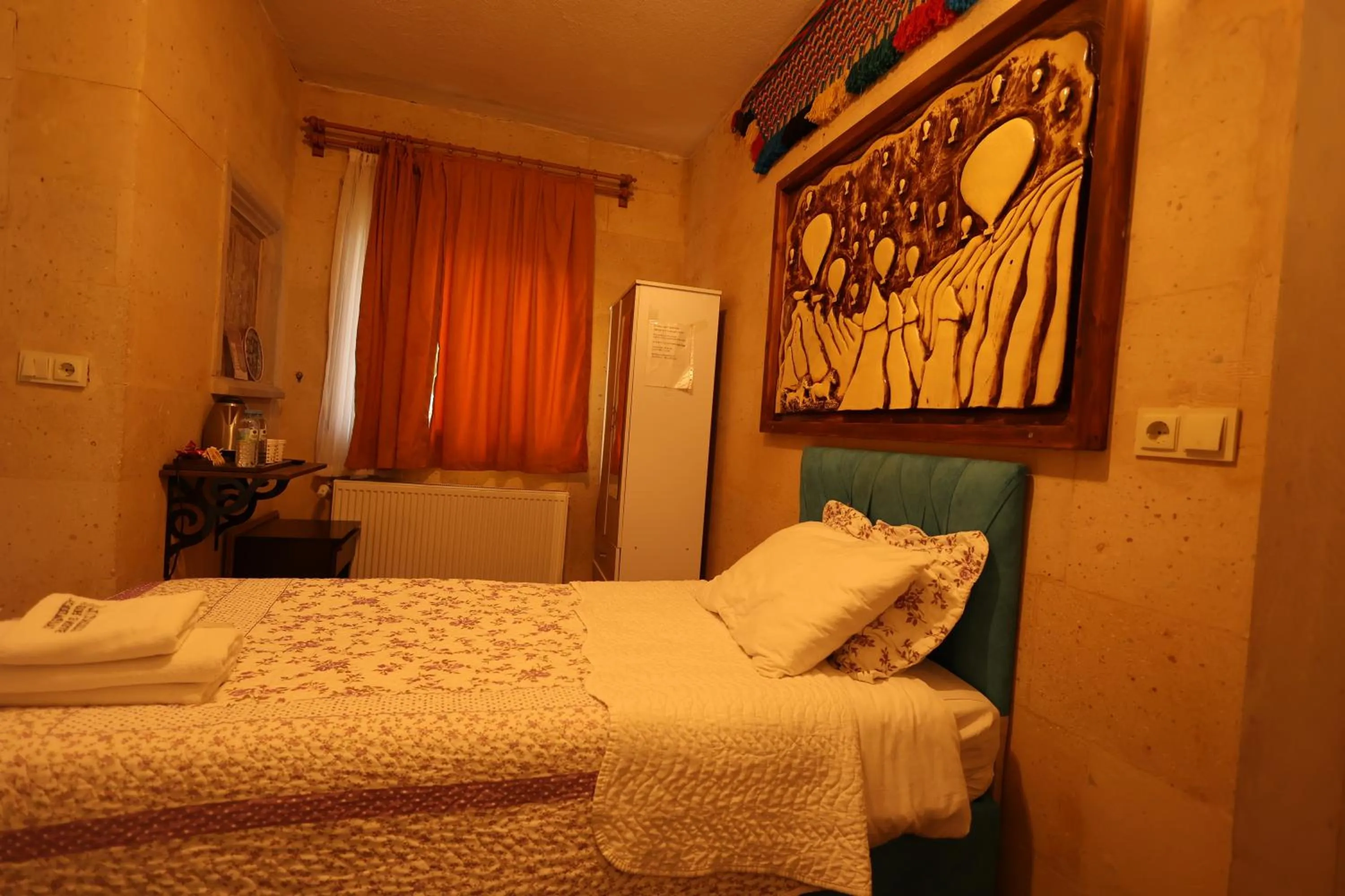 Bedroom, Bed in Lucky Luke Stone House