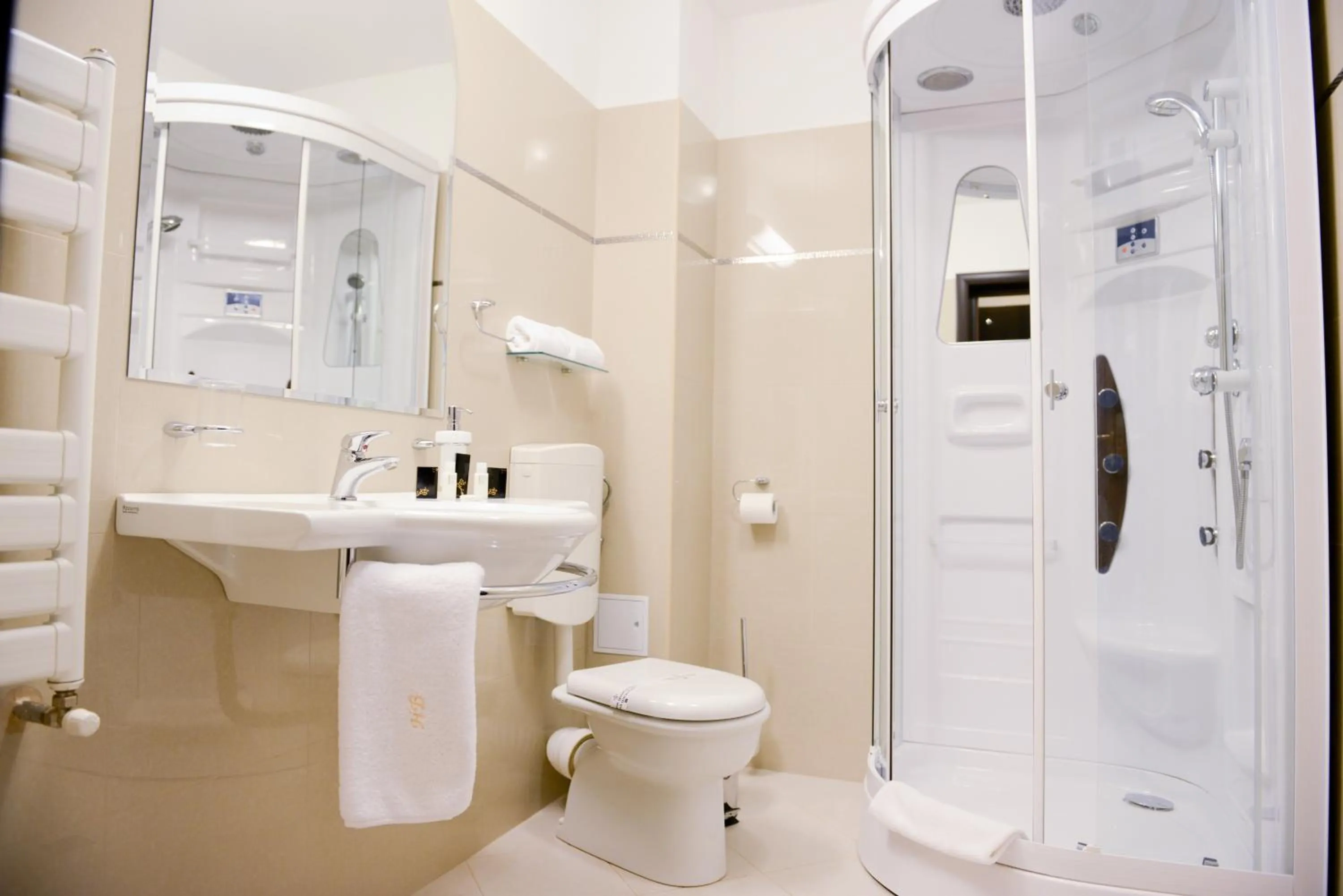 Shower in Hotel Bulevard Predeal