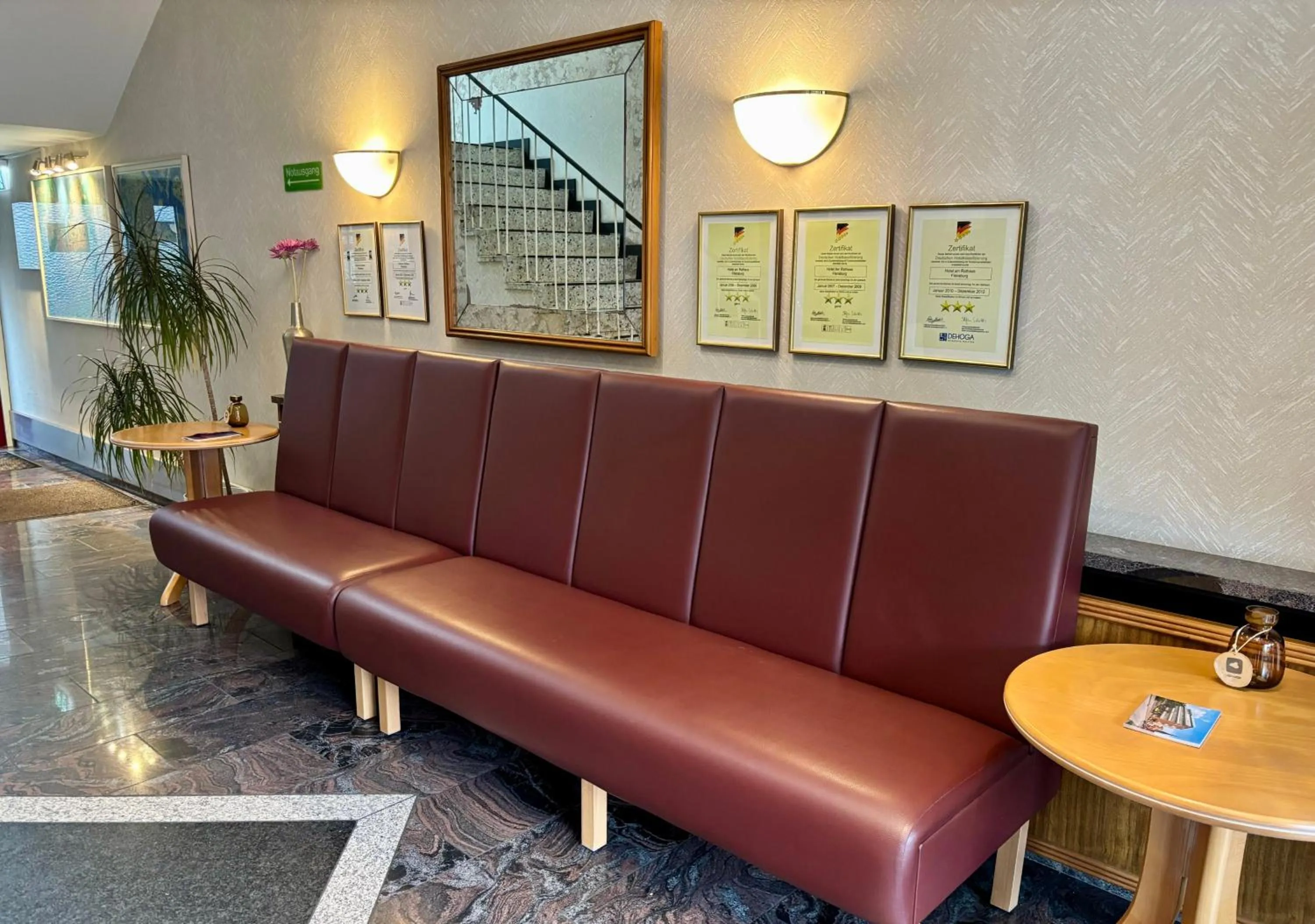 Lounge or bar in Hotel am Rathaus