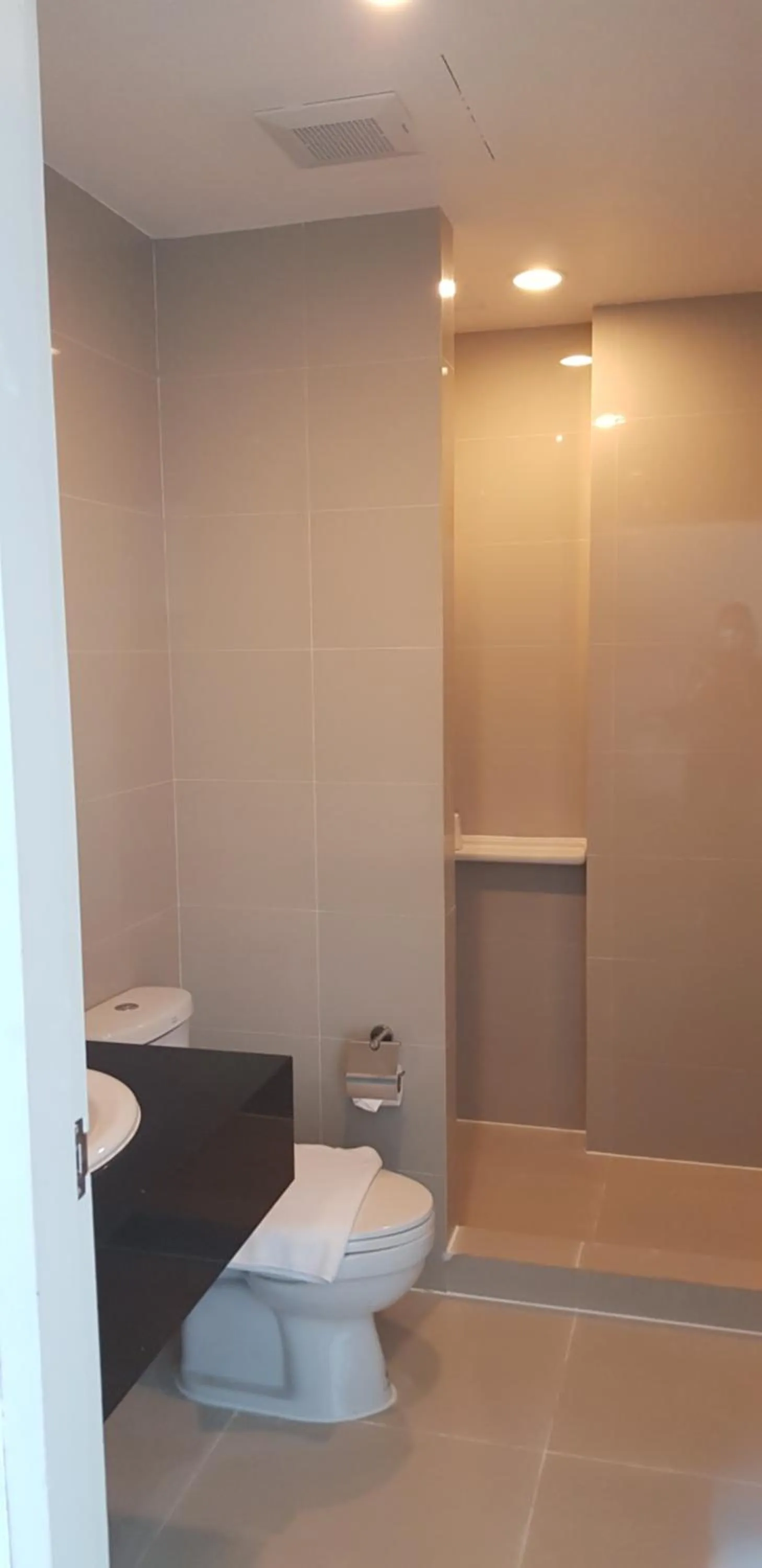 Bathroom in KOS Hotel Suvarnabhumi Airport -SHA Extra Plus