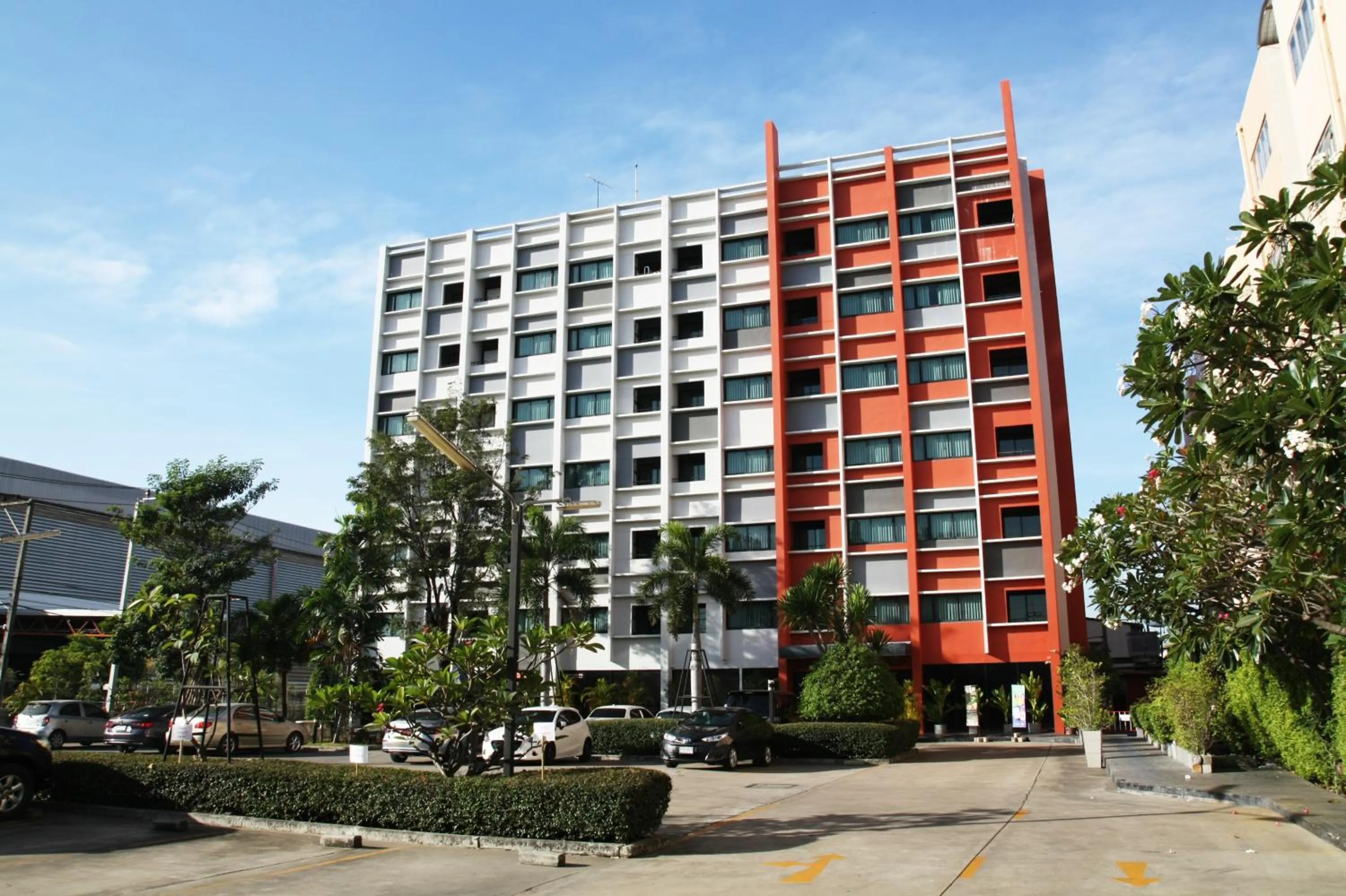 Property building in KOS Hotel Suvarnabhumi Airport -SHA Extra Plus