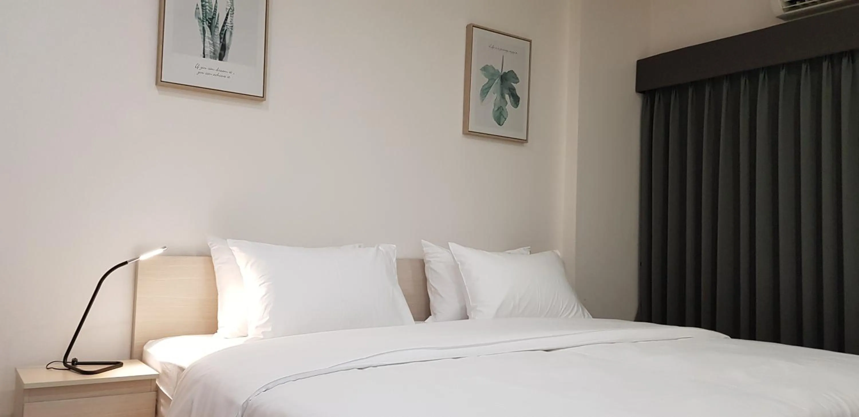 Bed in KOS Hotel Suvarnabhumi Airport -SHA Extra Plus