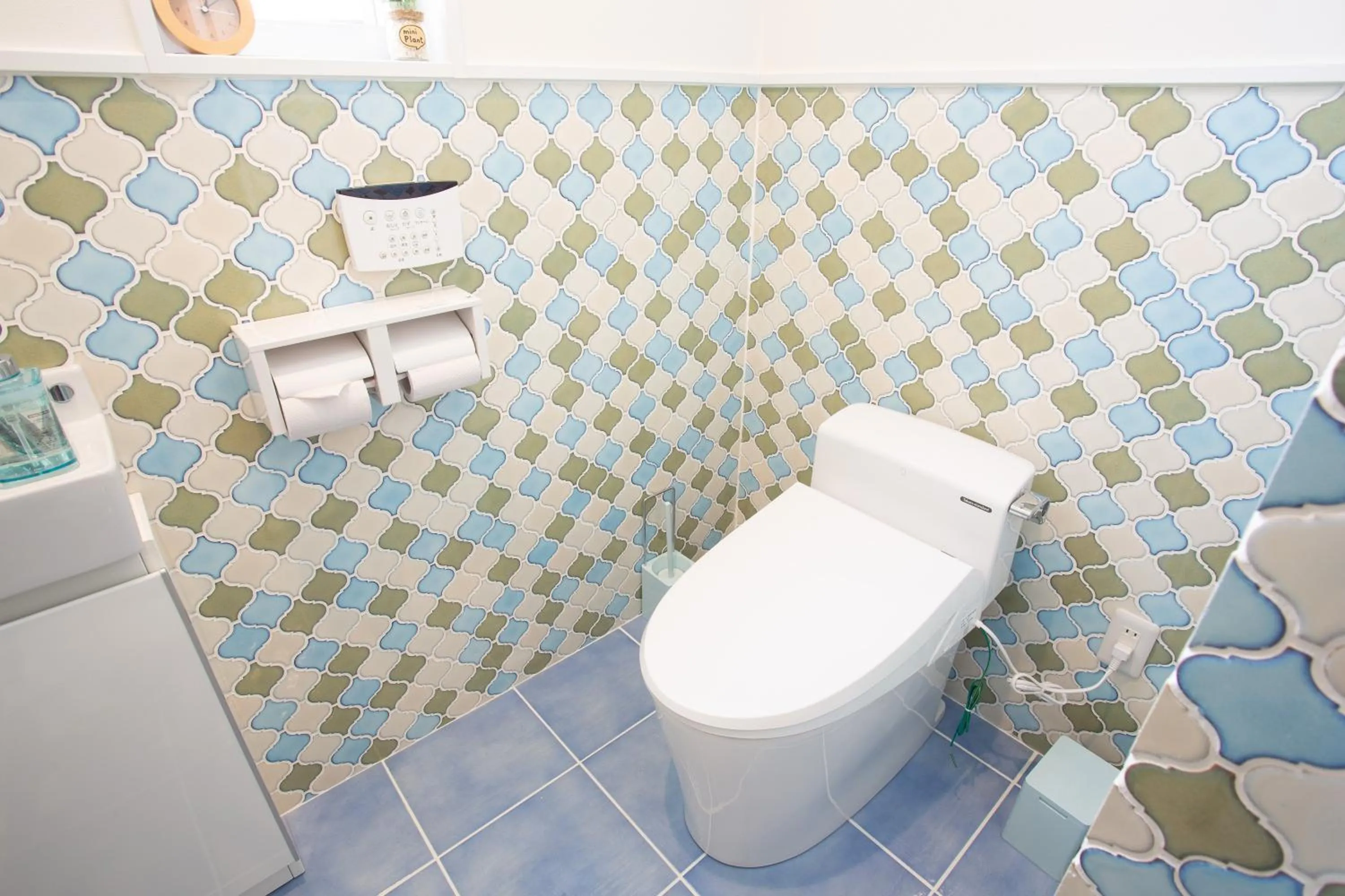 Toilet in stylish House URUMA