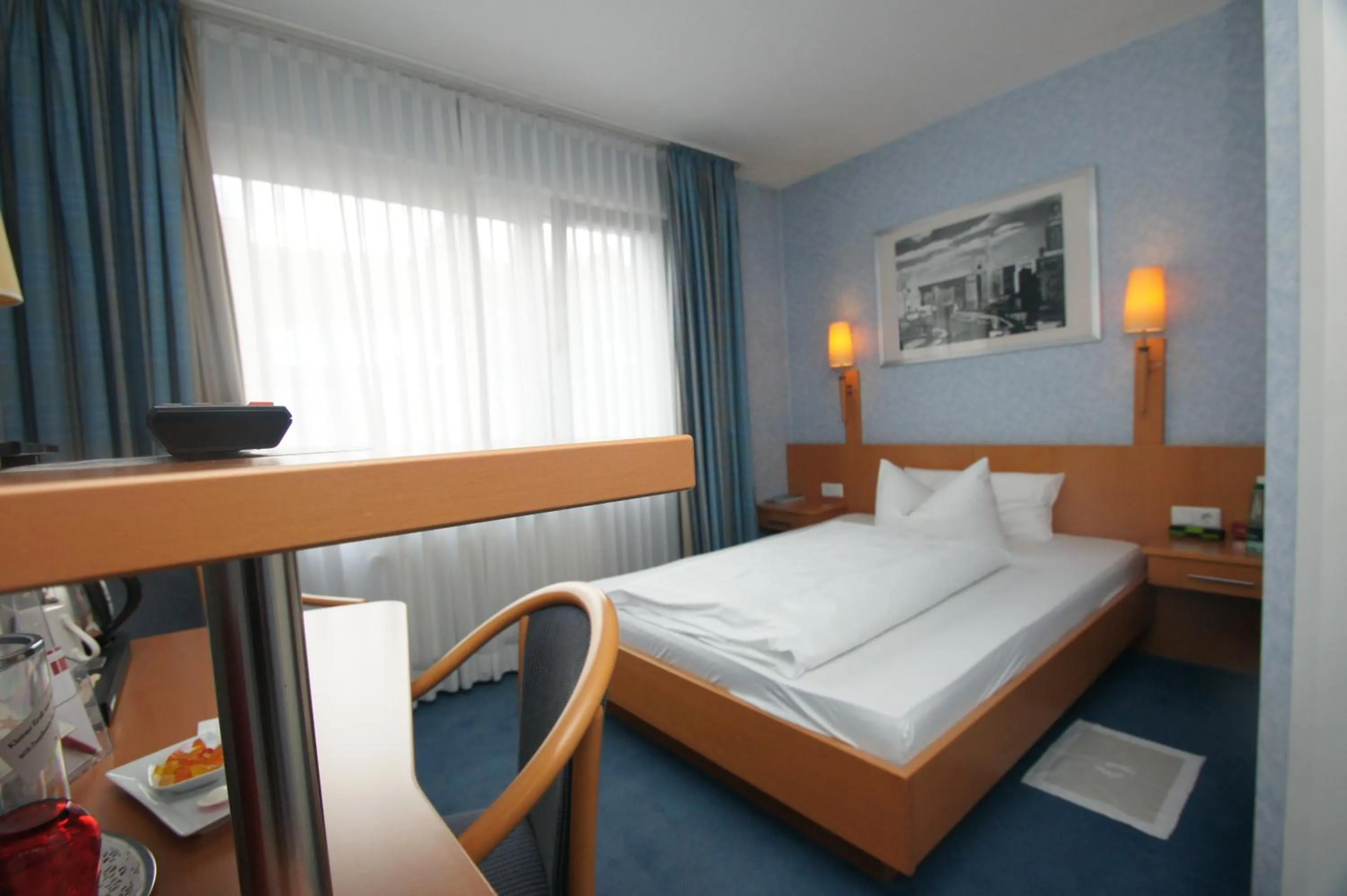 Day, Bed in Hotel Deutsches Haus