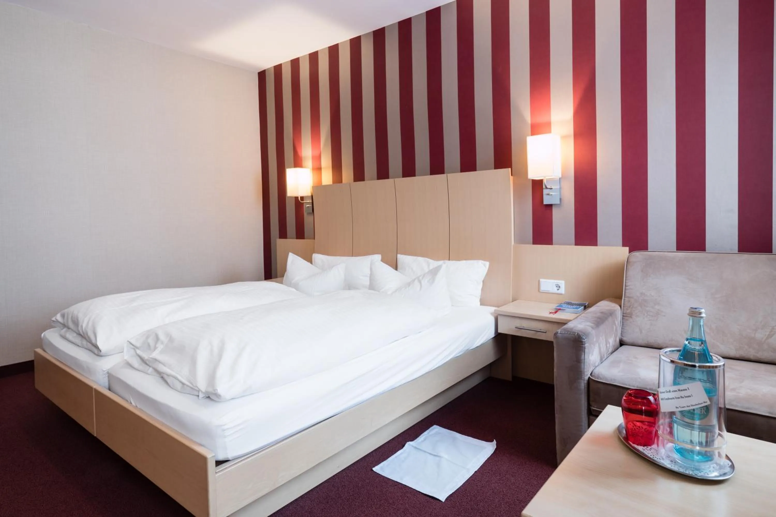 Photo of the whole room, Bed in Hotel Deutsches Haus