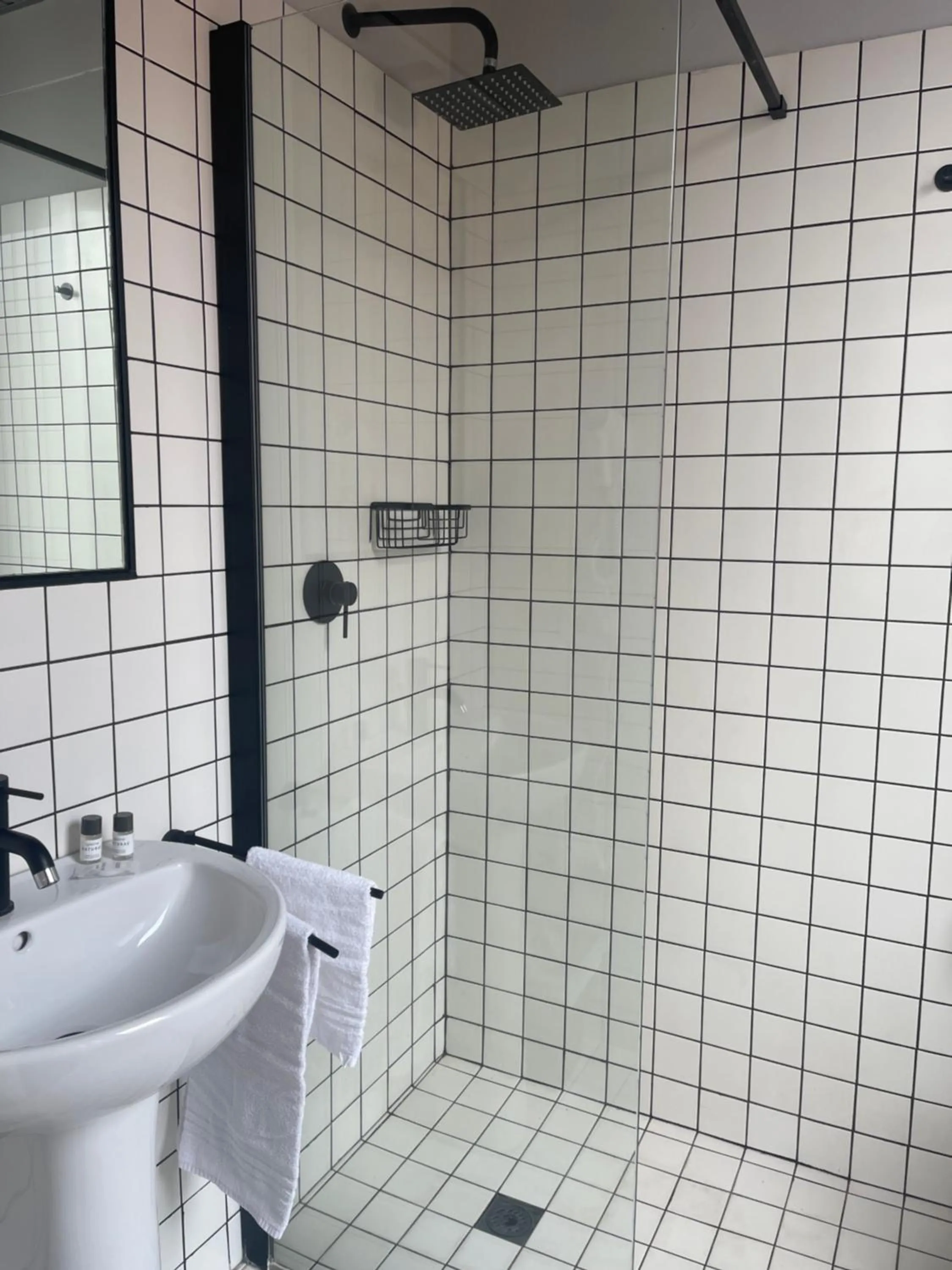 Shower in Le Coltie - affittacamere e appartamenti