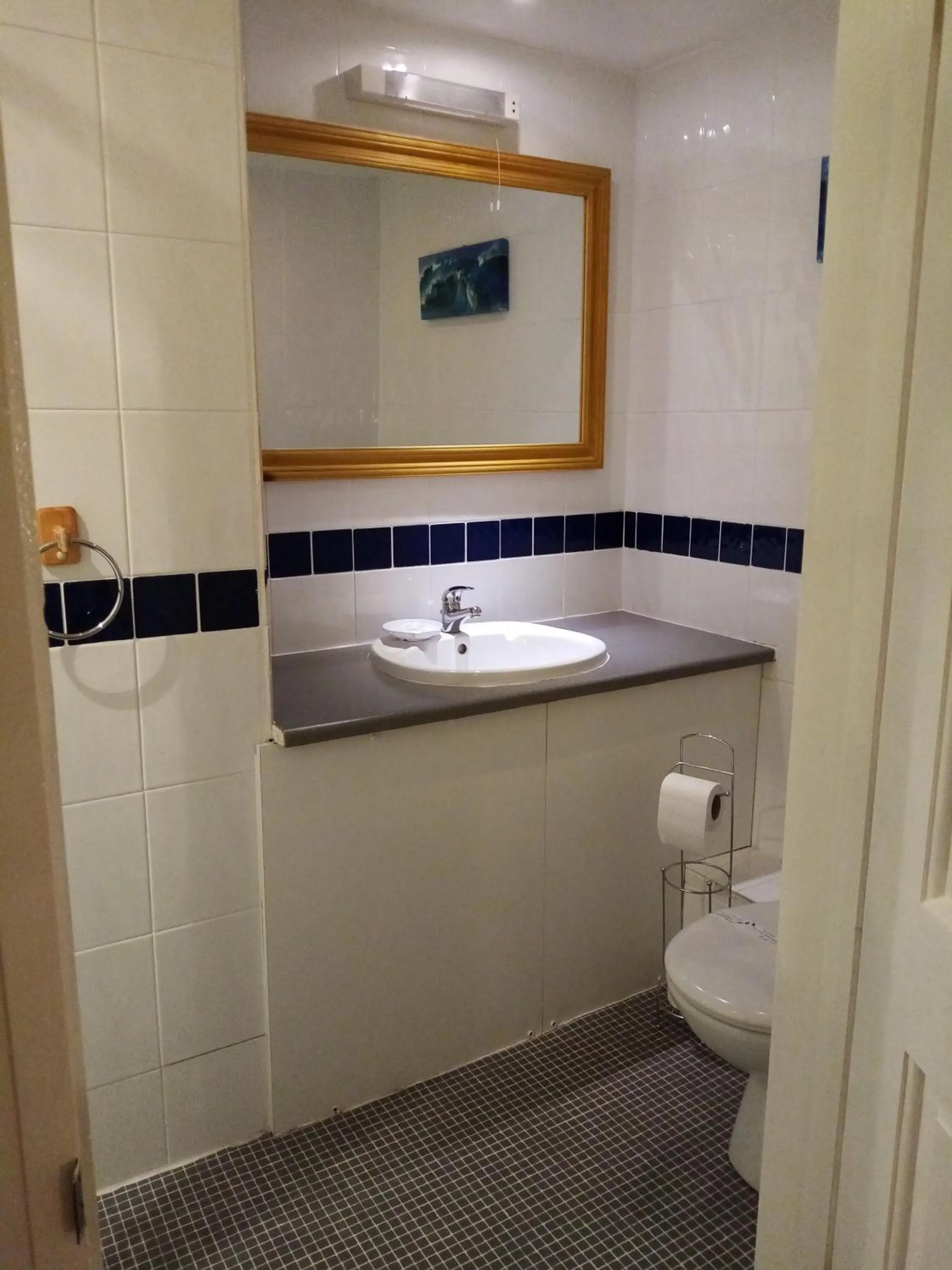 Bathroom in The Kenton Hotel