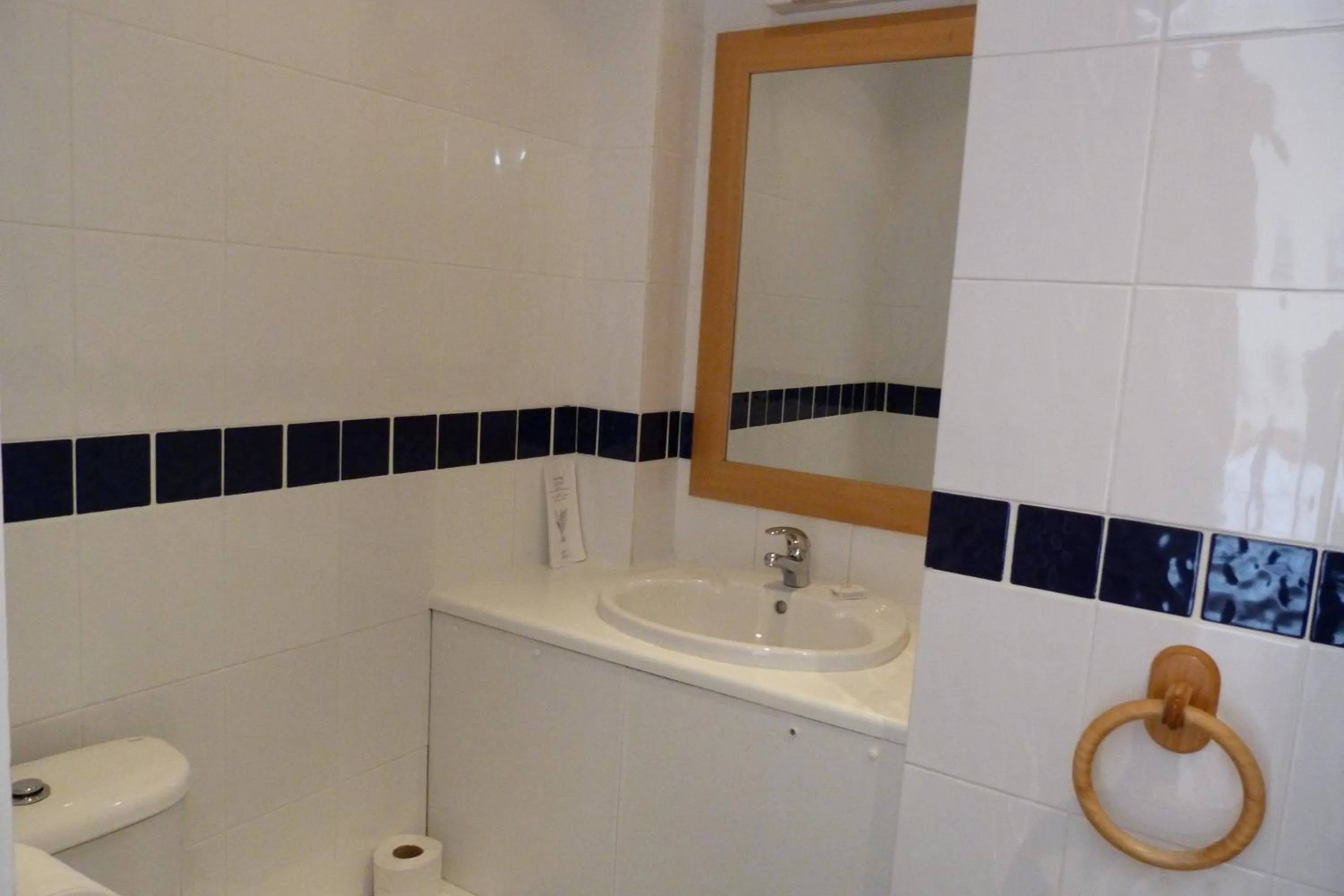 Toilet in The Kenton Hotel