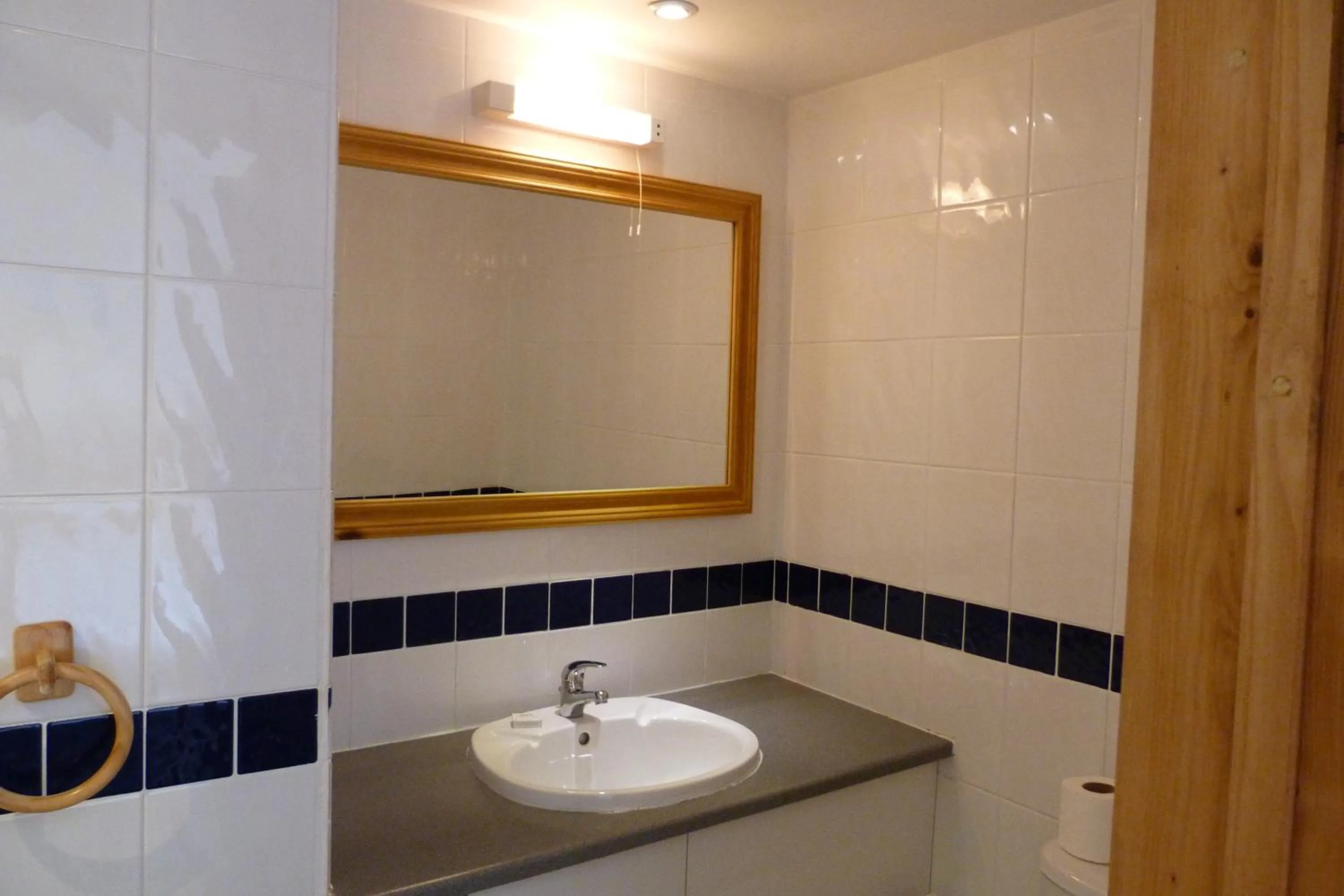 Shower in The Kenton Hotel