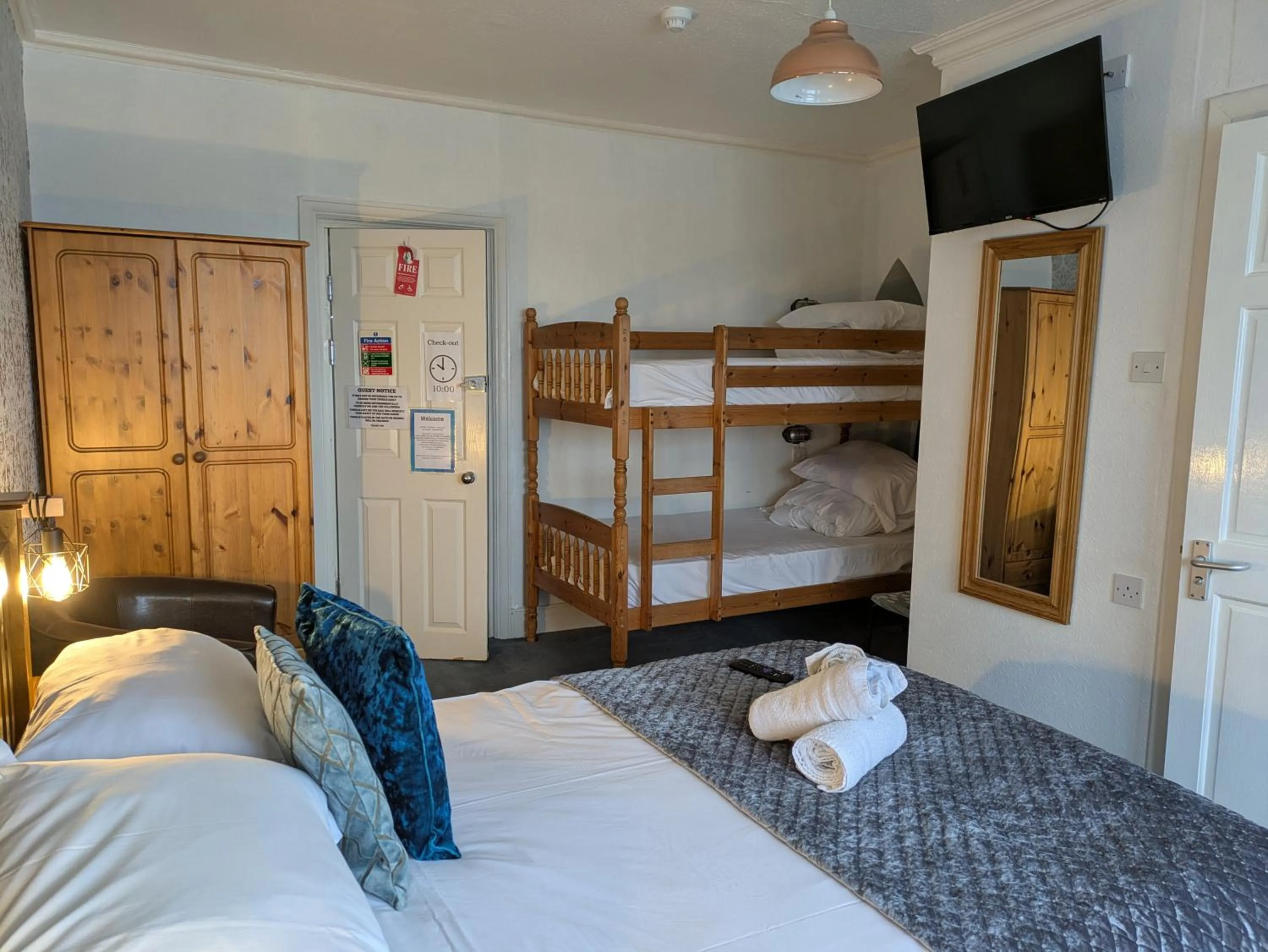 Bed in The Kenton Hotel