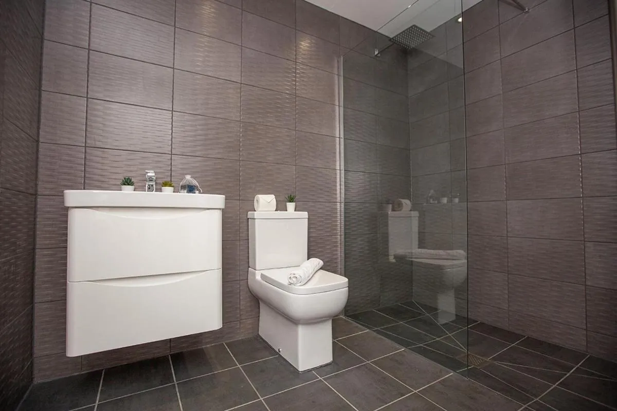 Bathroom in SGT Peppers Mathew Street Apartments By Happy Days