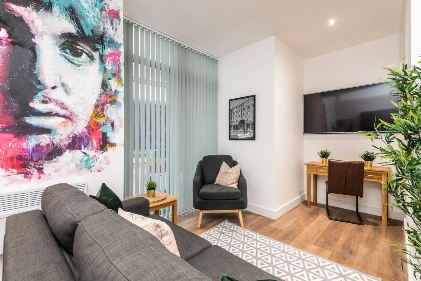 Seating area in SGT Peppers Mathew Street Apartments By Happy Days