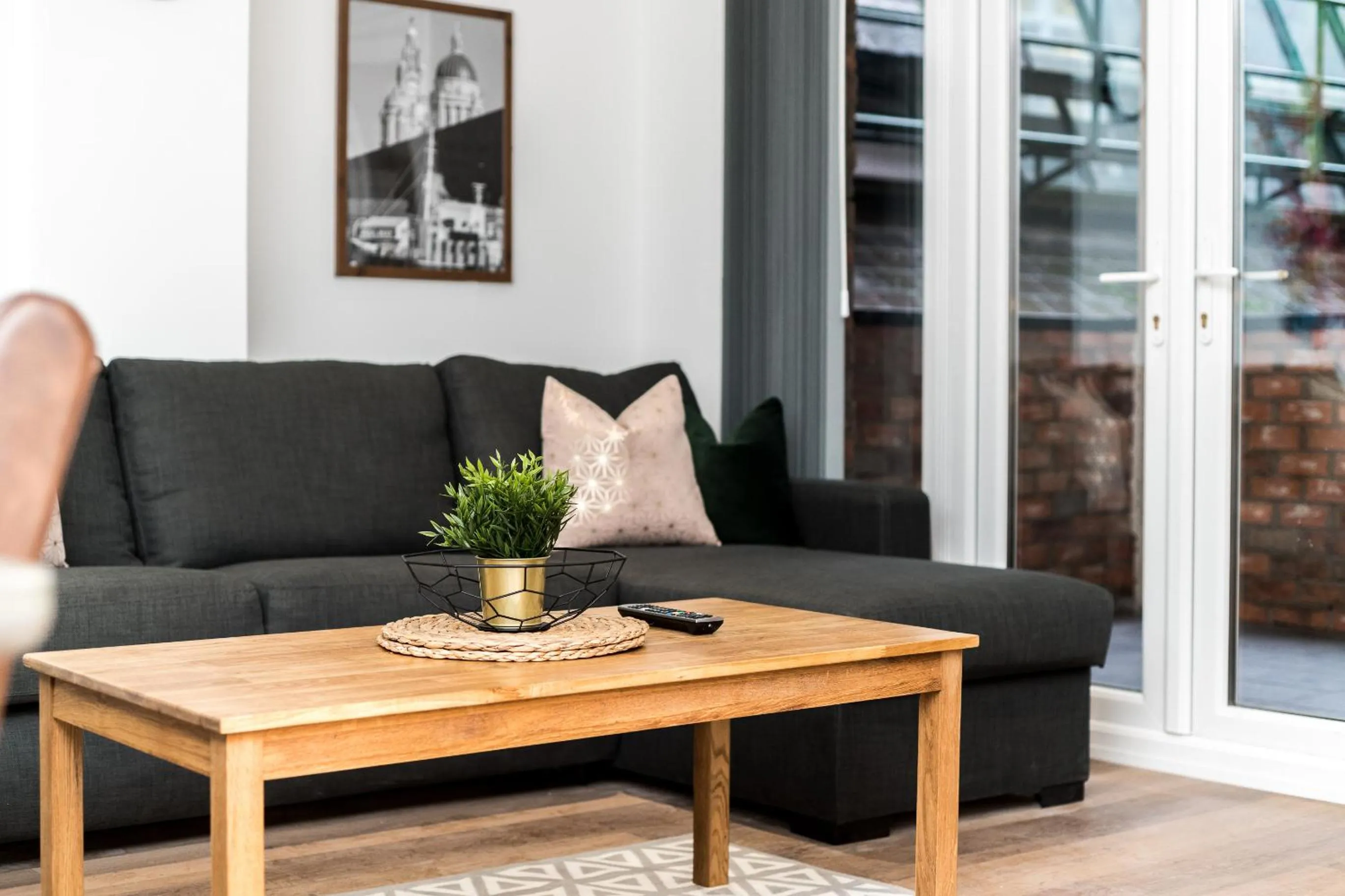 Seating area in SGT Peppers Mathew Street Apartments By Happy Days