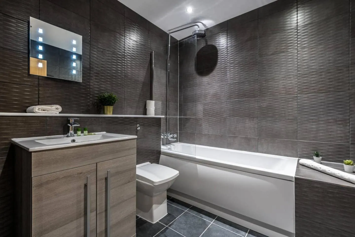 Bathroom in SGT Peppers Mathew Street Apartments By Happy Days