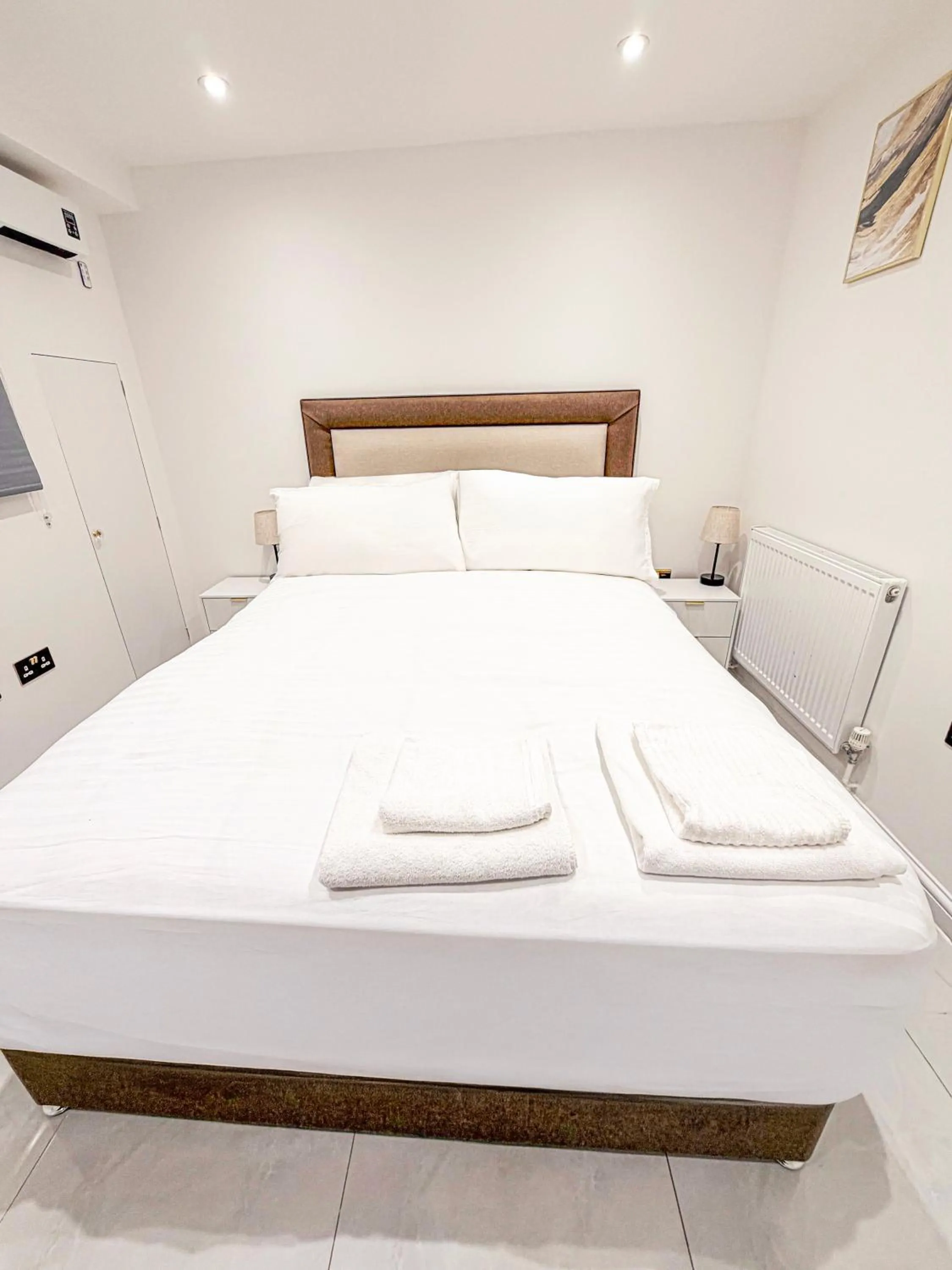 Bed in The Hadley Hotel