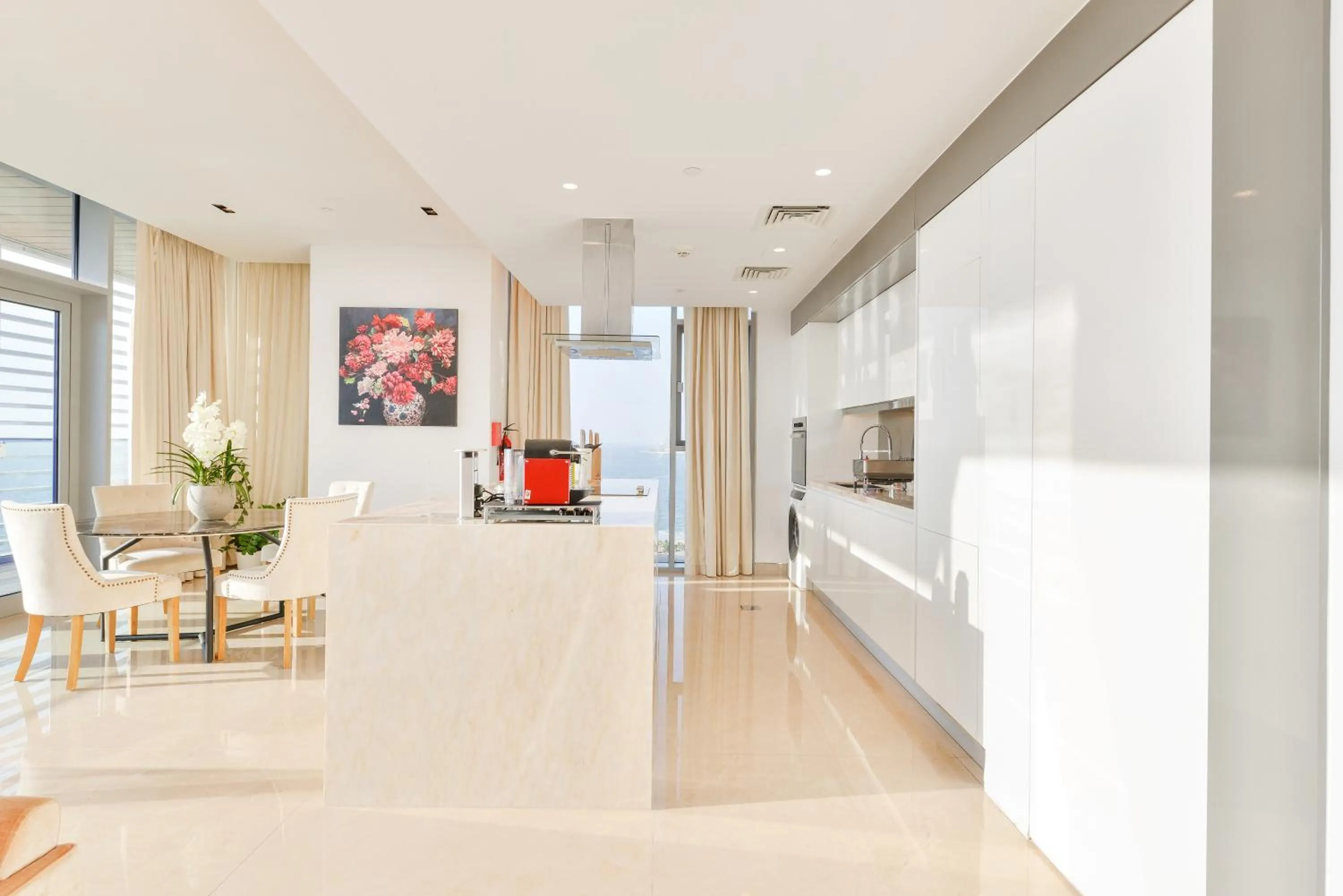 Coffee/tea facilities in Posh 2 BR Oceanfront Apt in the Heart of Bluewaters Island