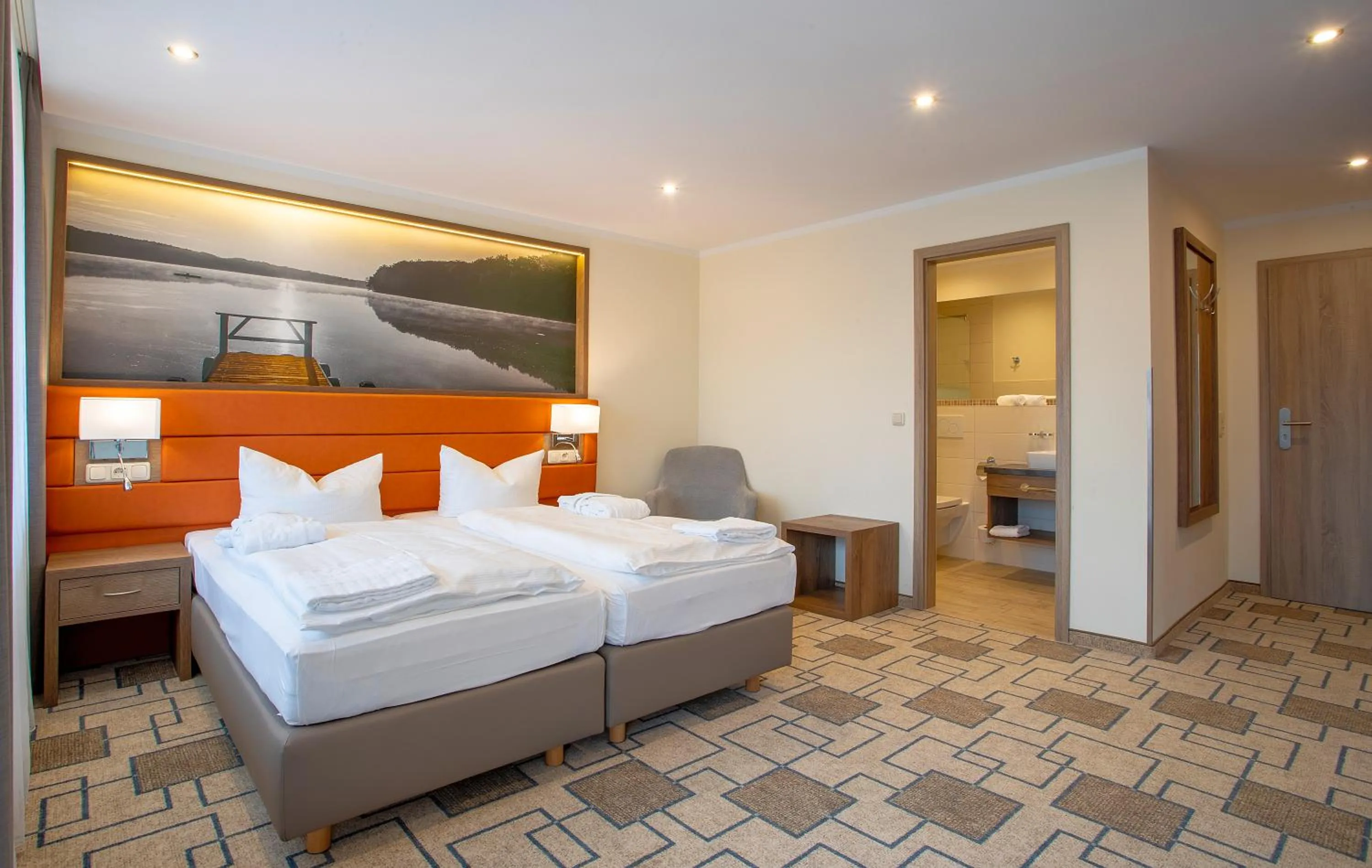 Living room, Bed in Ostseehotel Villen im Park - ein Rovell Hotel