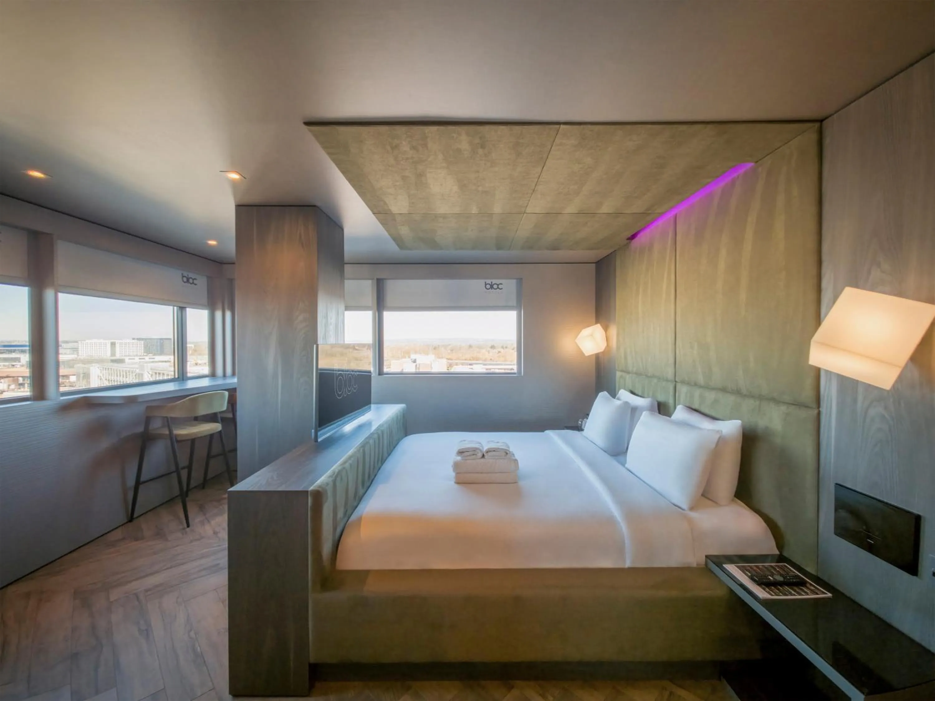 Bedroom, Bed in Bloc Hotel London Gatwick Airport