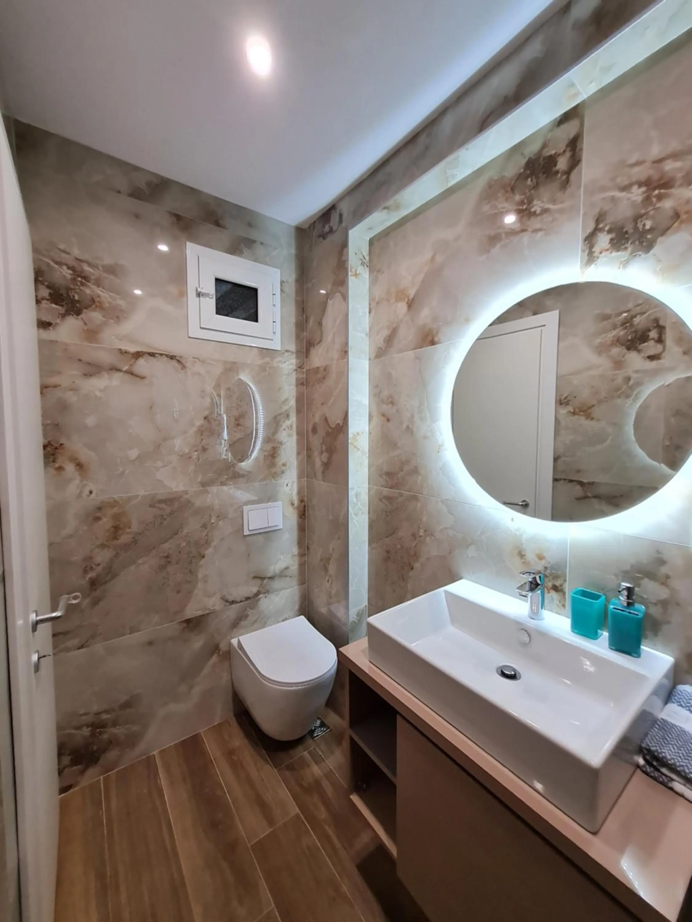 Toilet in Himara 28 Hotel