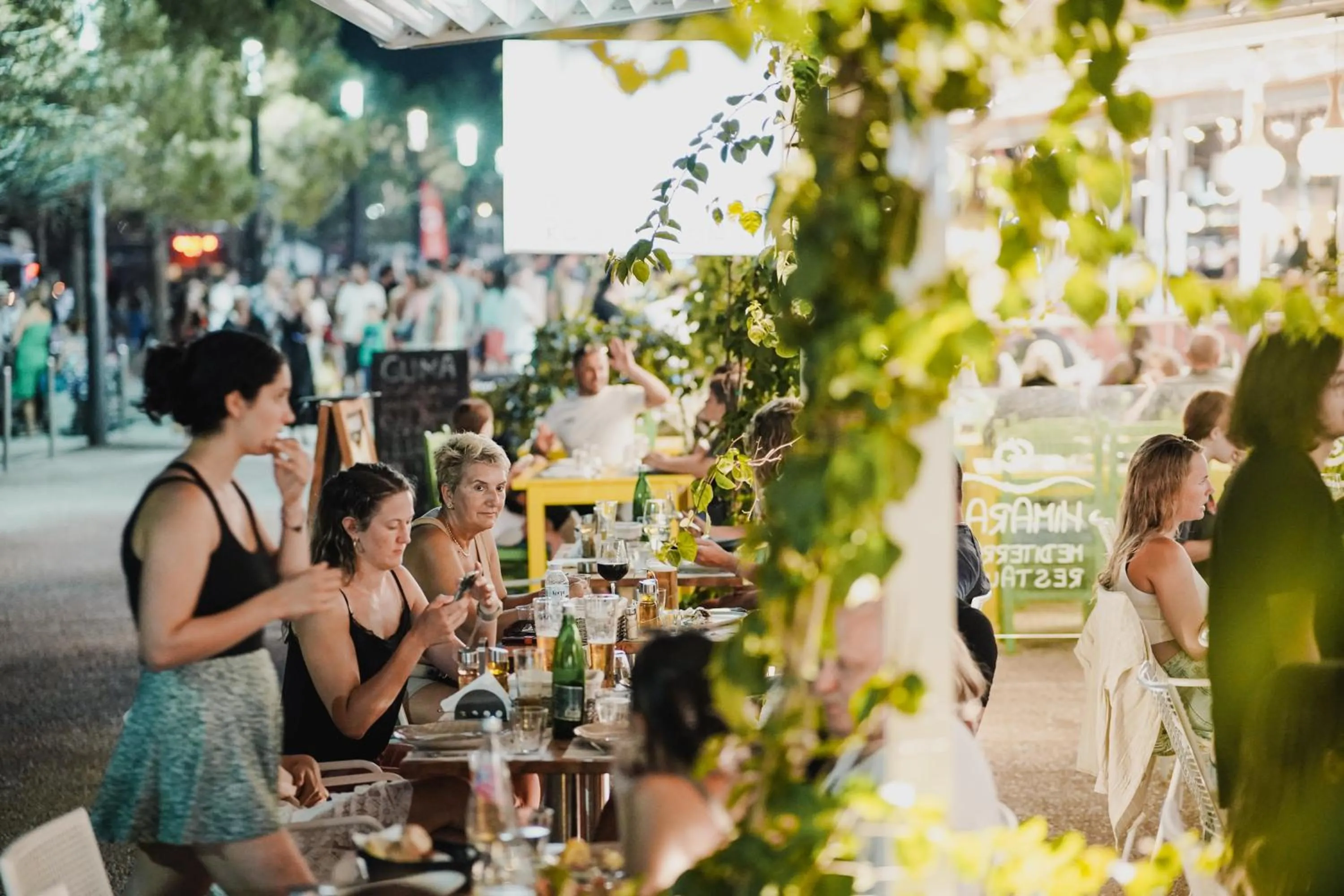 Restaurant/places to eat in Himara 28 Hotel