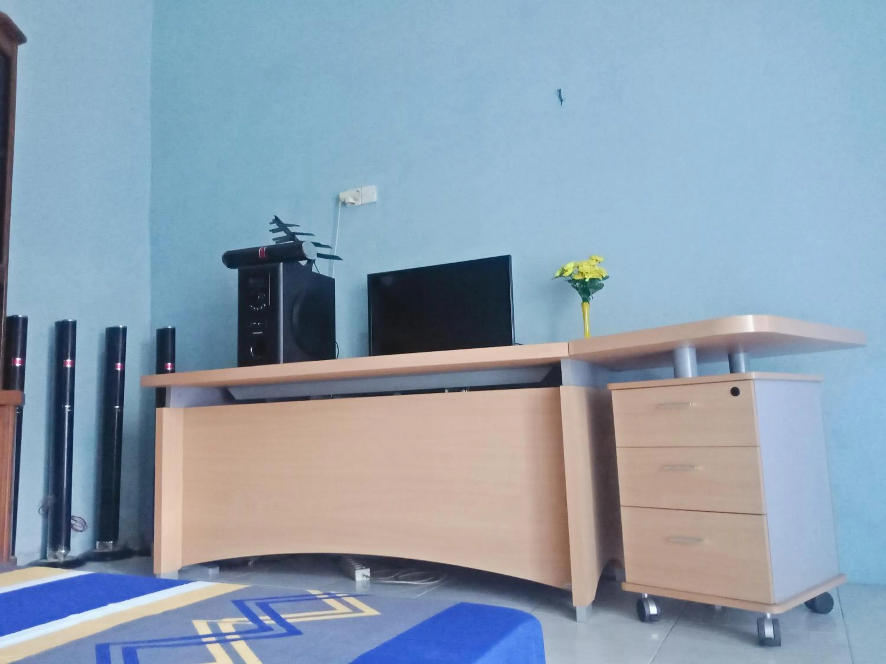 TV and multimedia, Bed in Kost Harian Semarang Murah