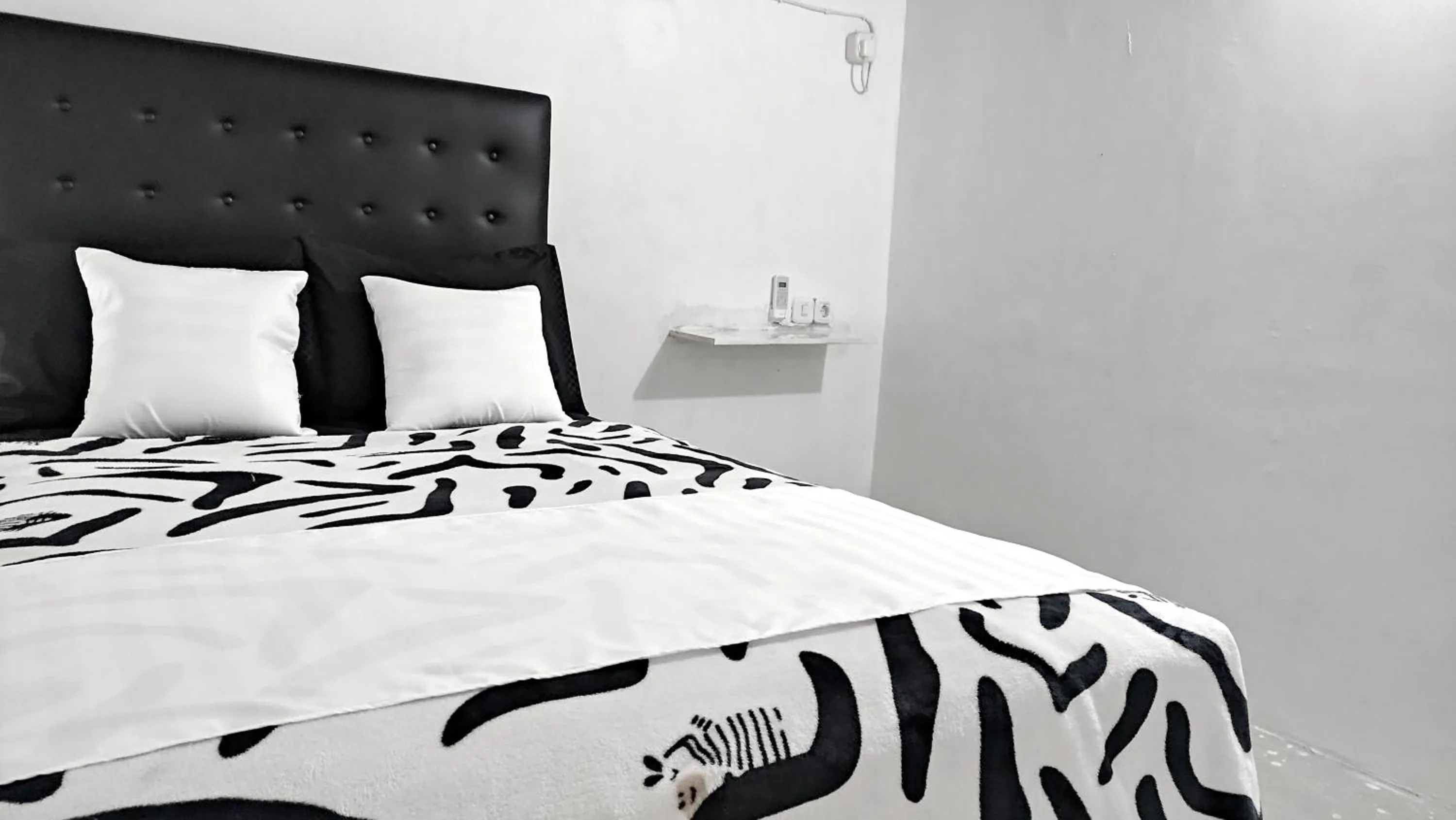 Bedroom, Bed in Kost Harian Semarang Murah