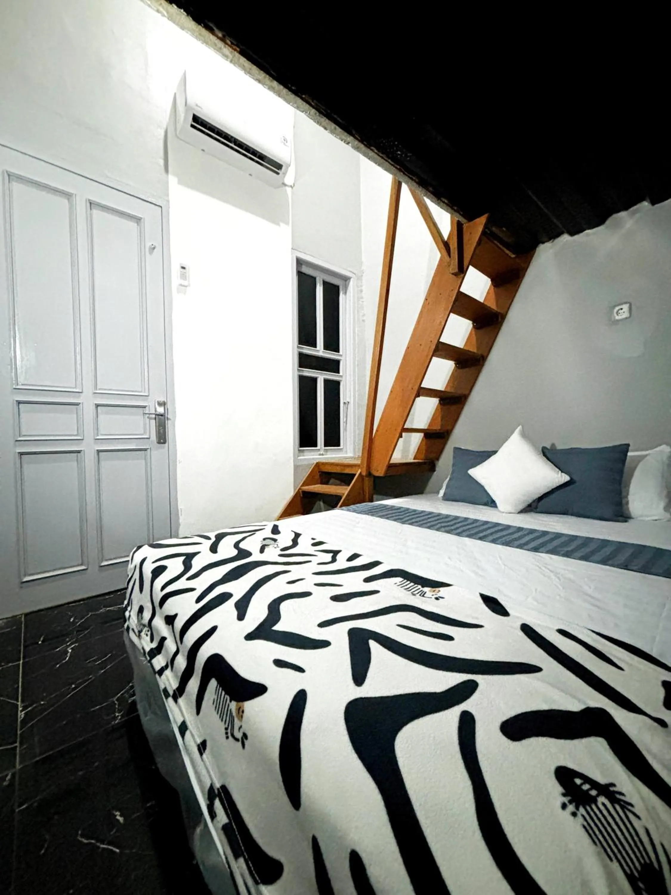 Bedroom, Bed in Kost Harian Semarang Murah