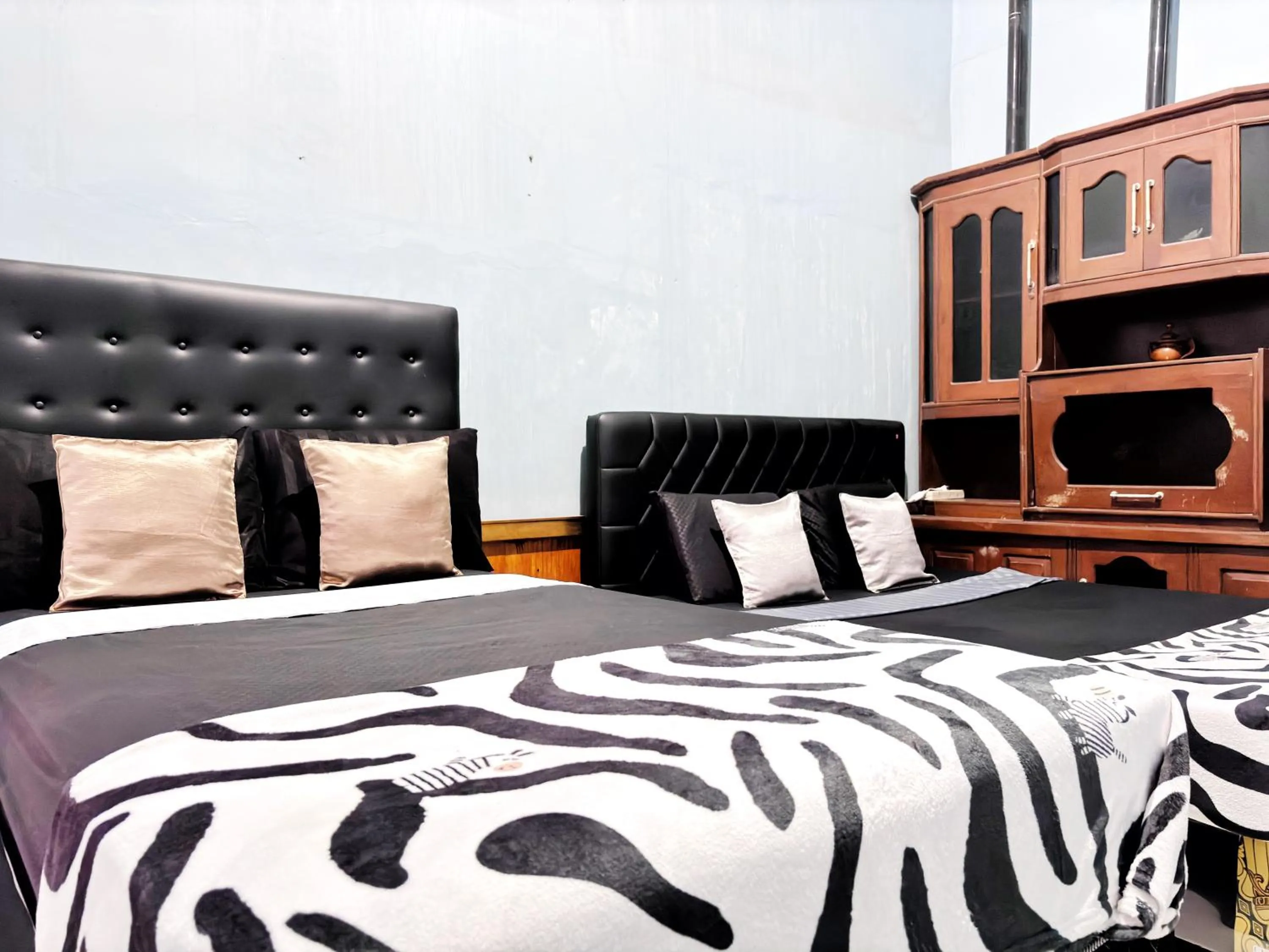 Photo of the whole room, Bed in Kost Harian Semarang Murah