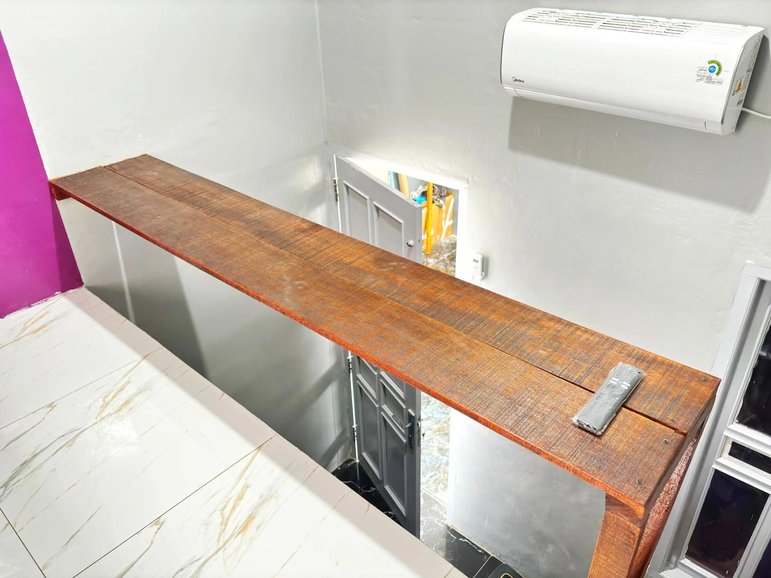 air conditioner in Kost Harian Semarang Murah