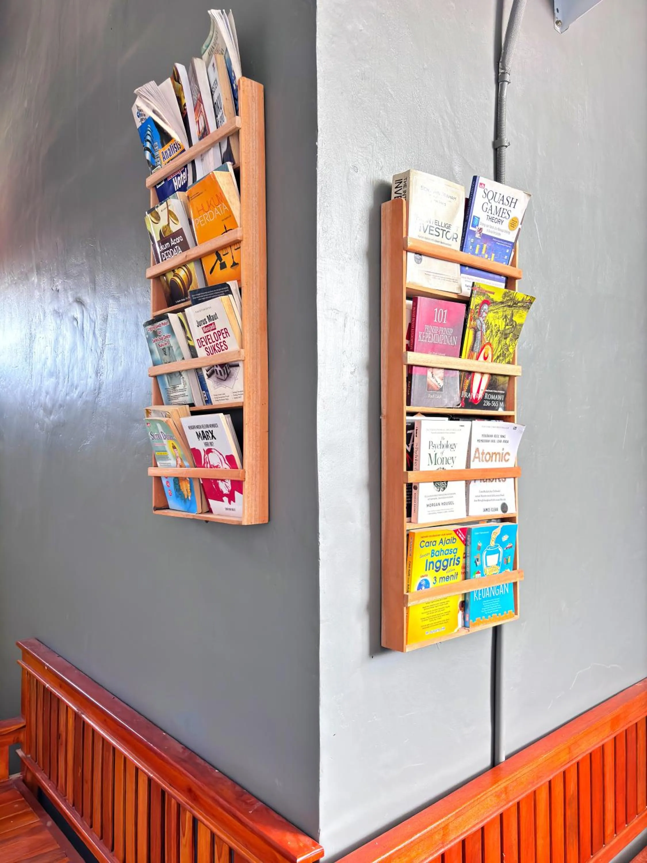 Library in Kost Harian Semarang Murah