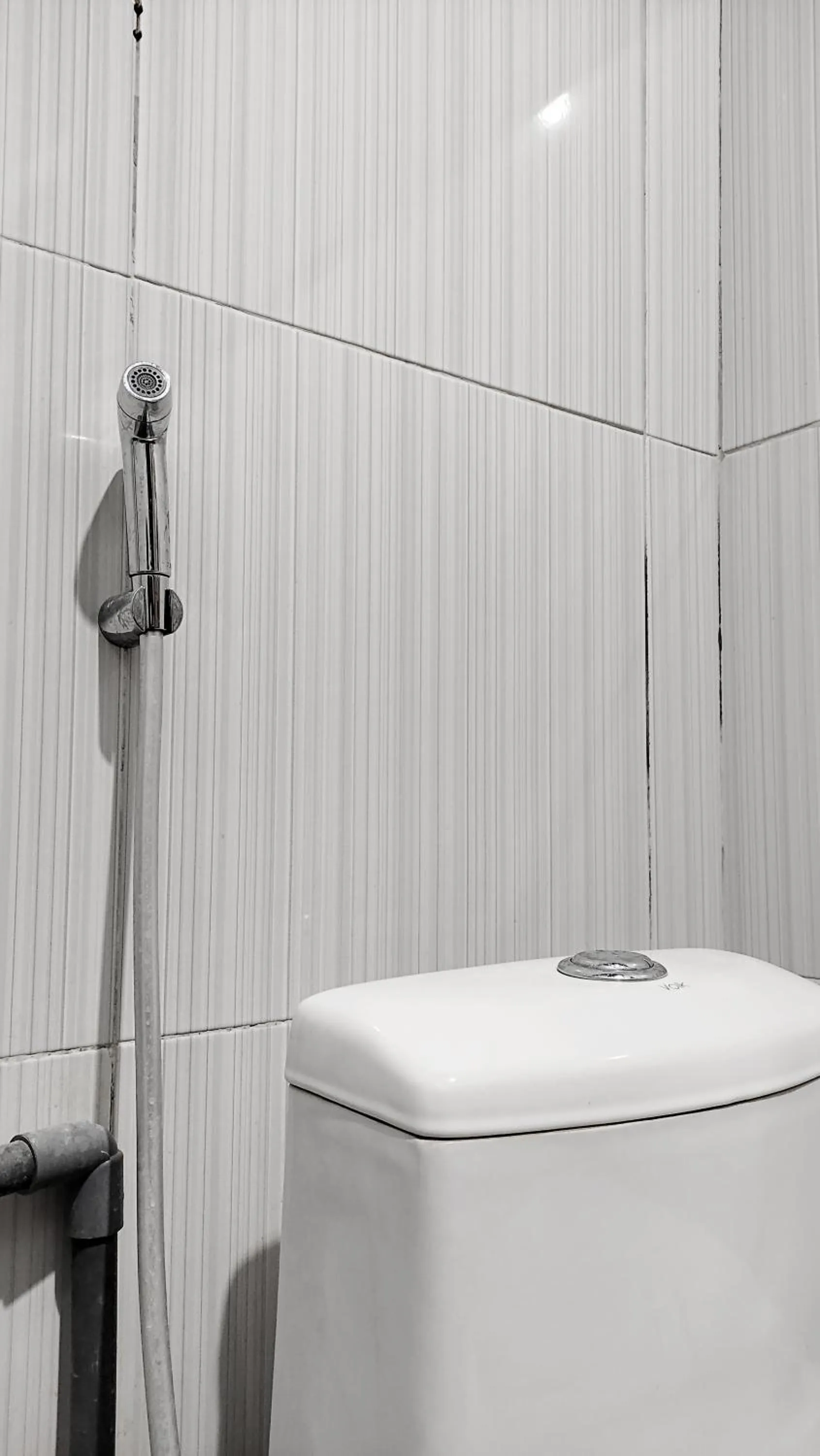 Bathroom in Kost Harian Semarang Murah