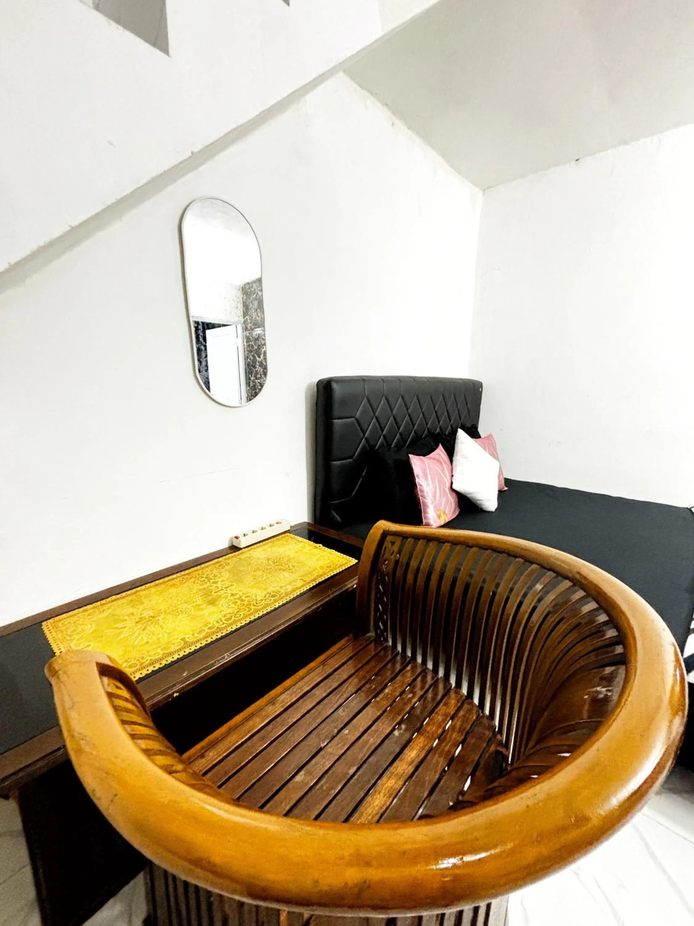 Seating area in Kost Harian Semarang Murah