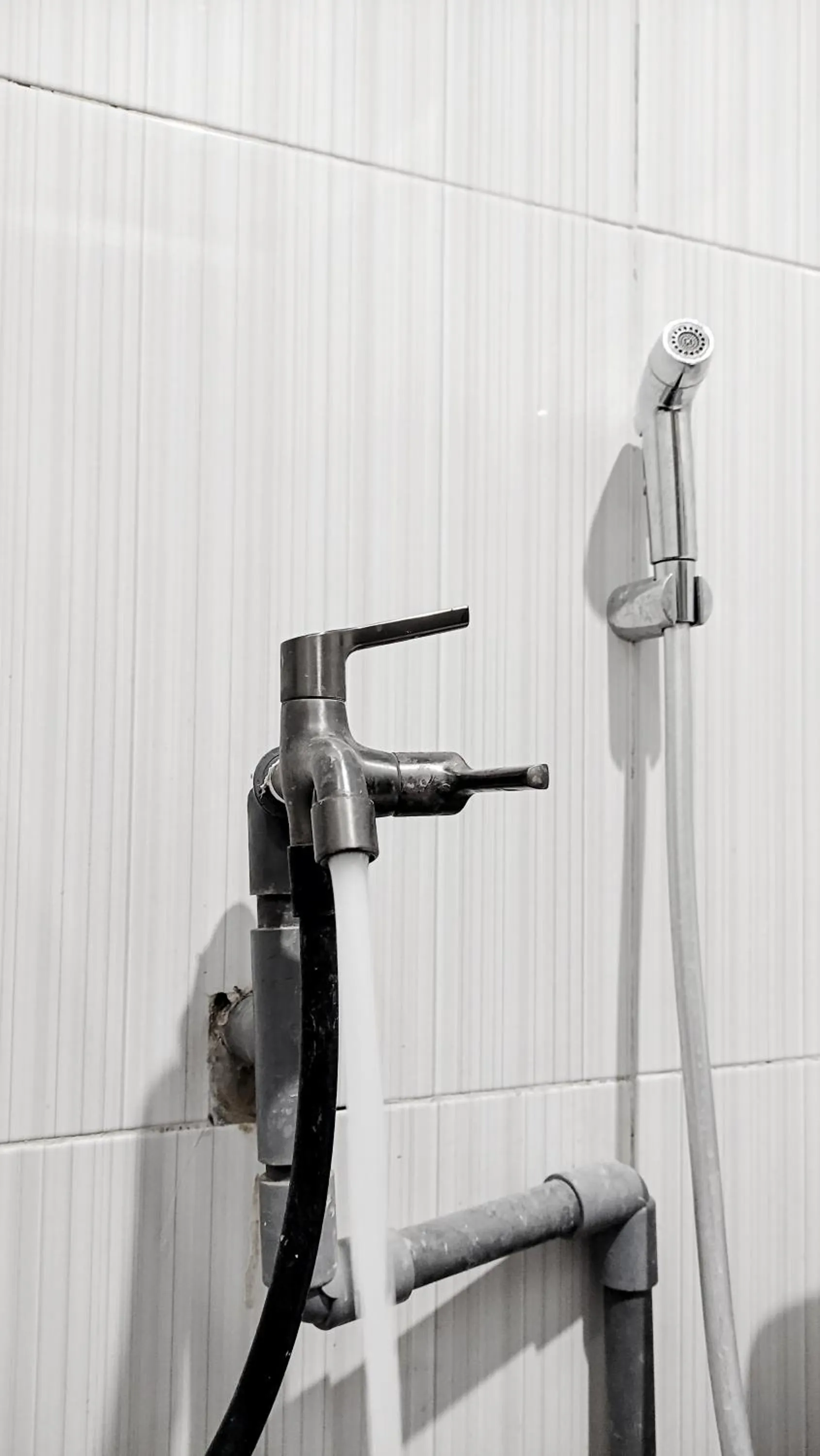 Bathroom in Kost Harian Semarang Murah