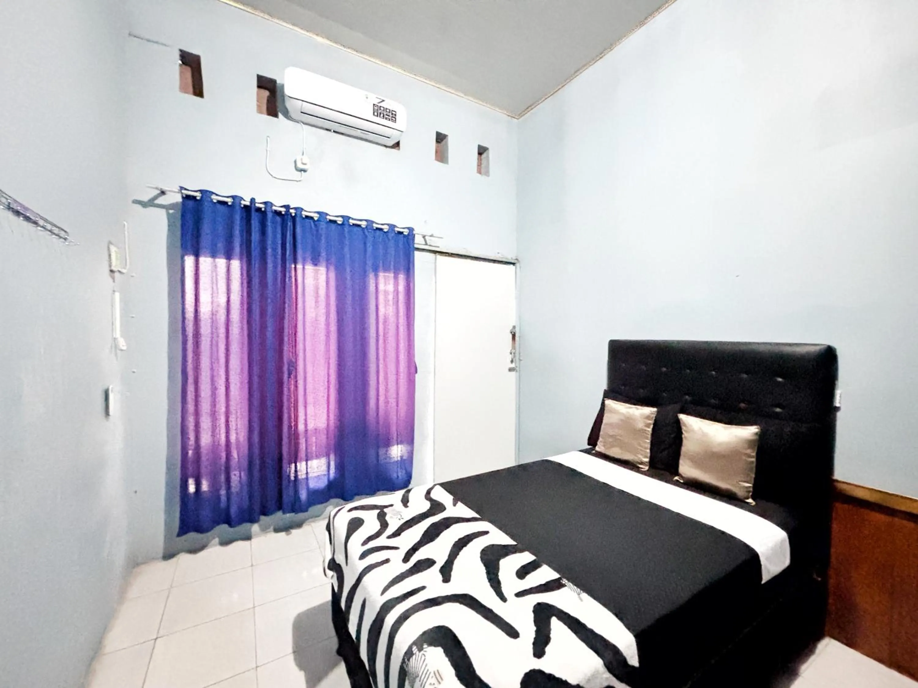 Bed in Kost Harian Semarang Murah
