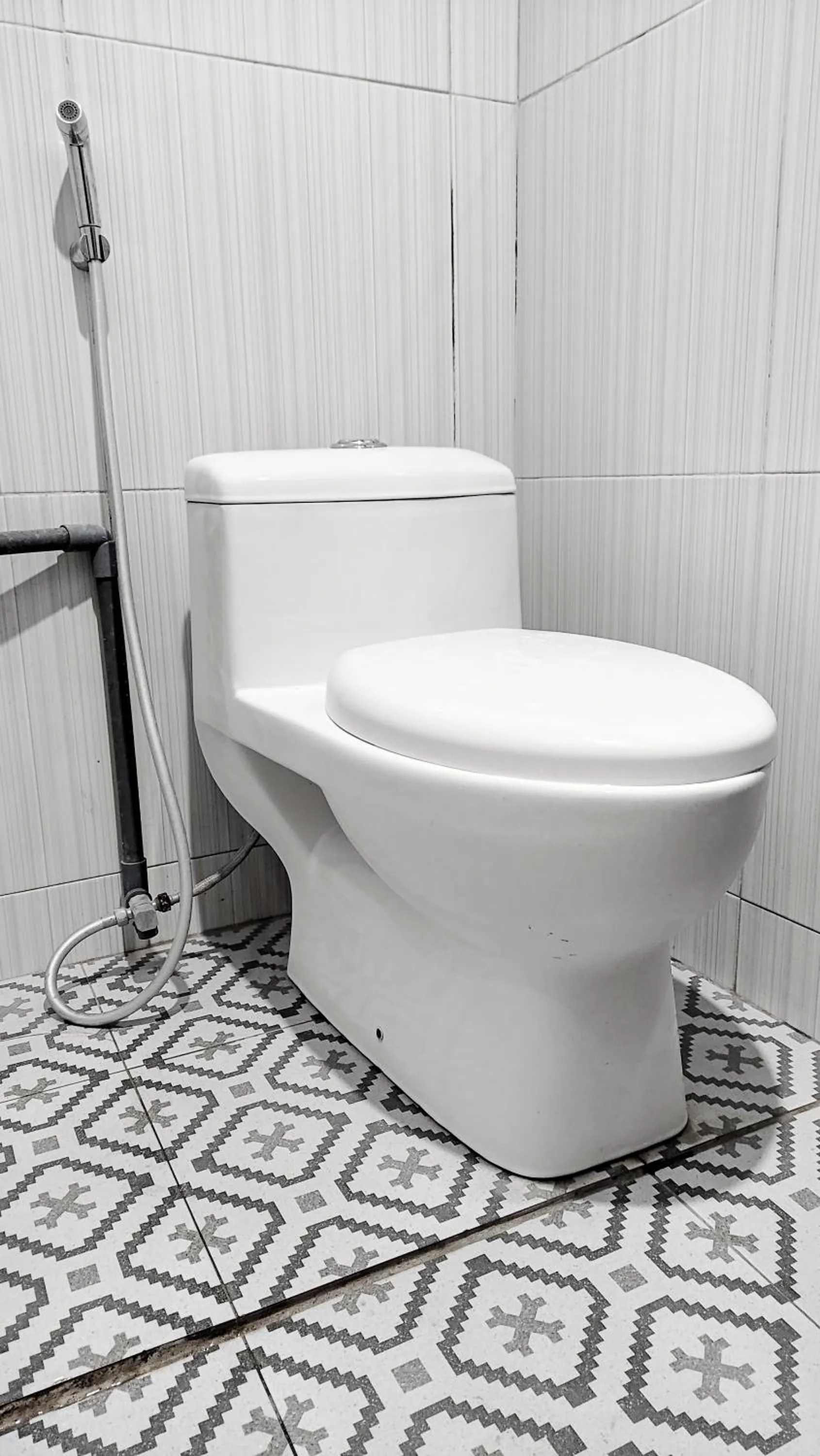 Toilet in Kost Harian Semarang Murah