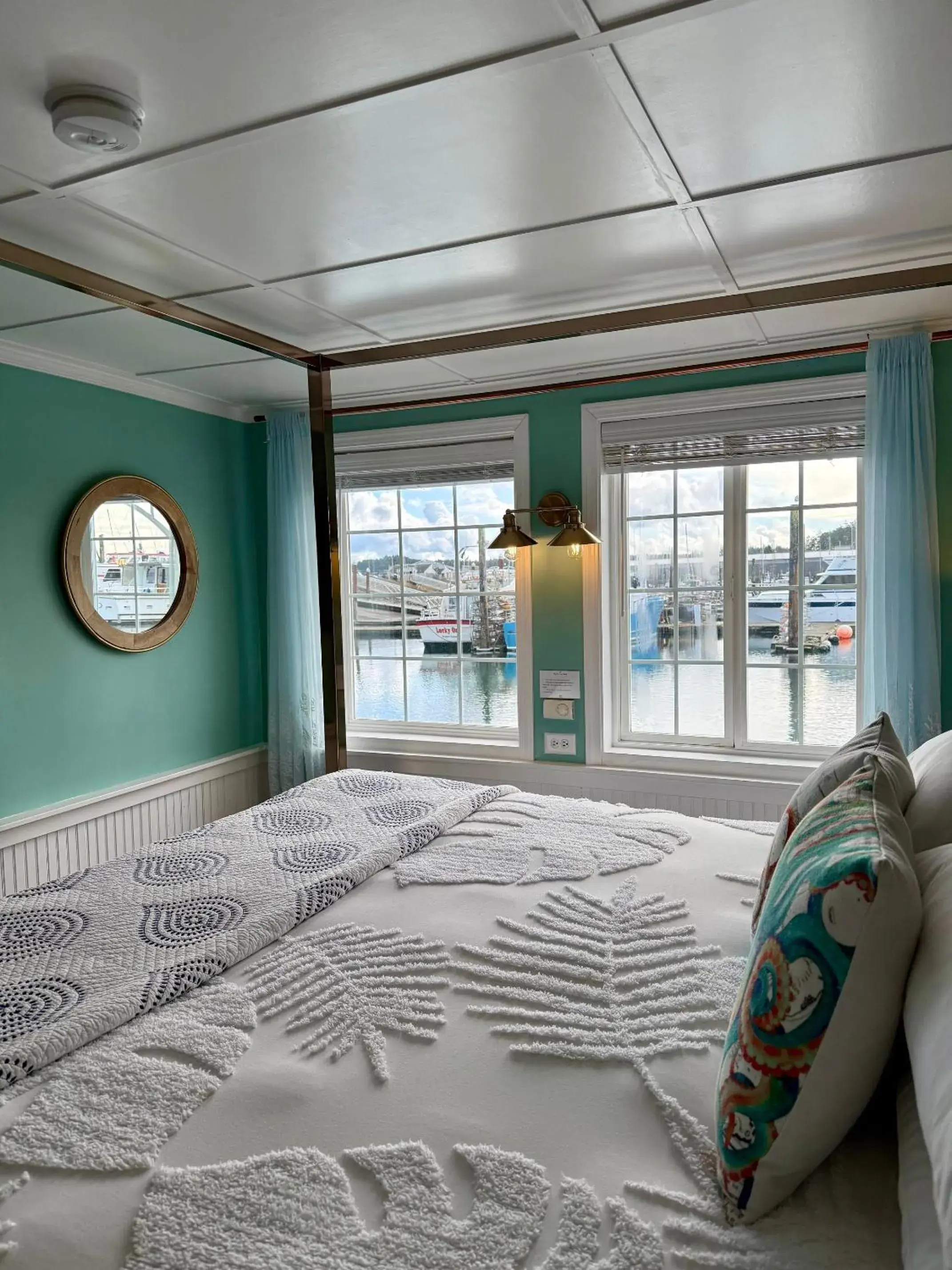 King Room in The Newport Belle King Room in The Newport Belle