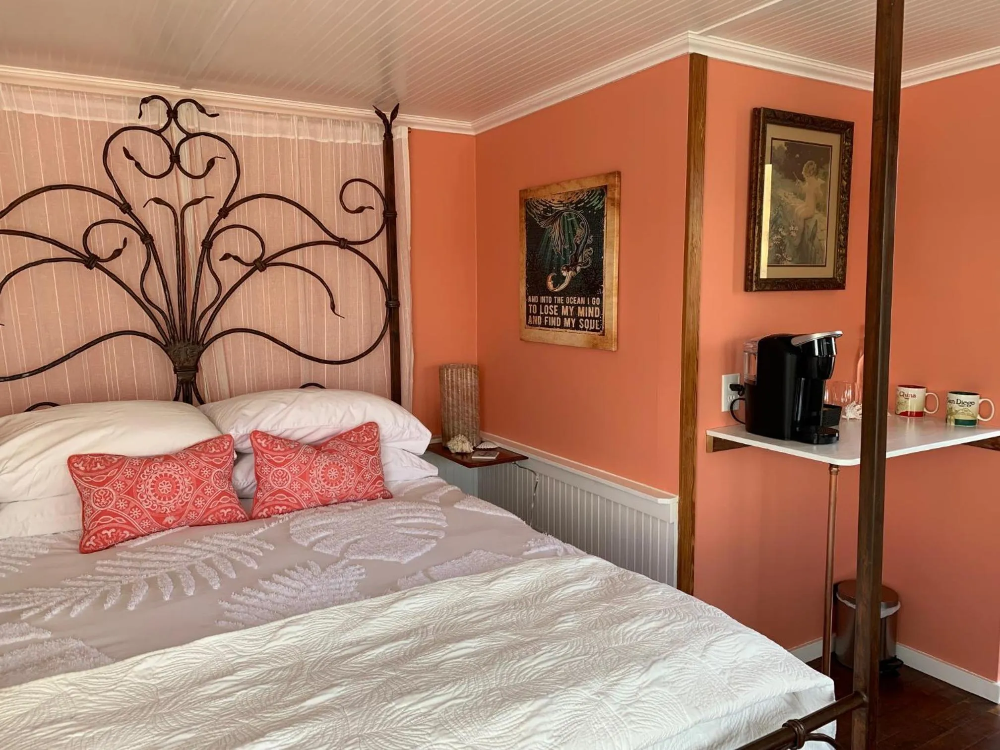 Bed in The Newport Belle